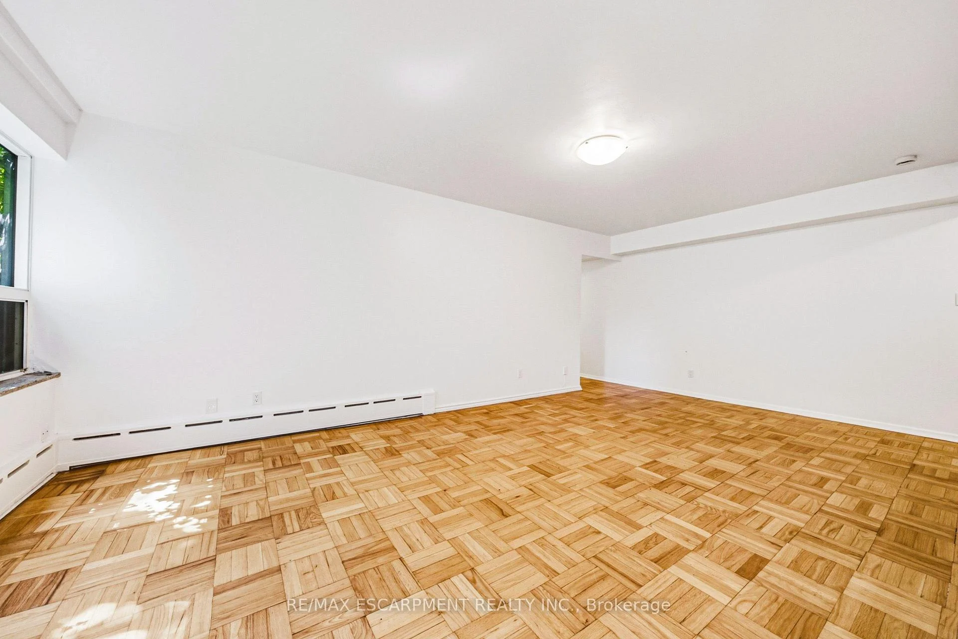 Photo 10 of Unit 107, 325A James Street S, Hamilton, Durand — HOMEH