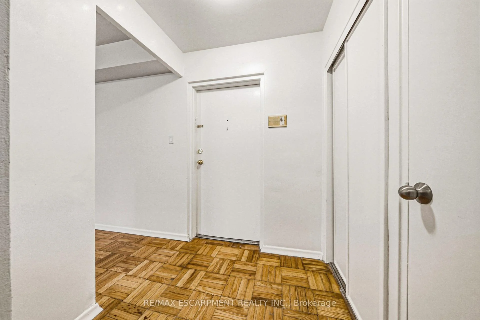 Photo 12 of Unit 107, 325A James Street S, Hamilton, Durand — HOMEH
