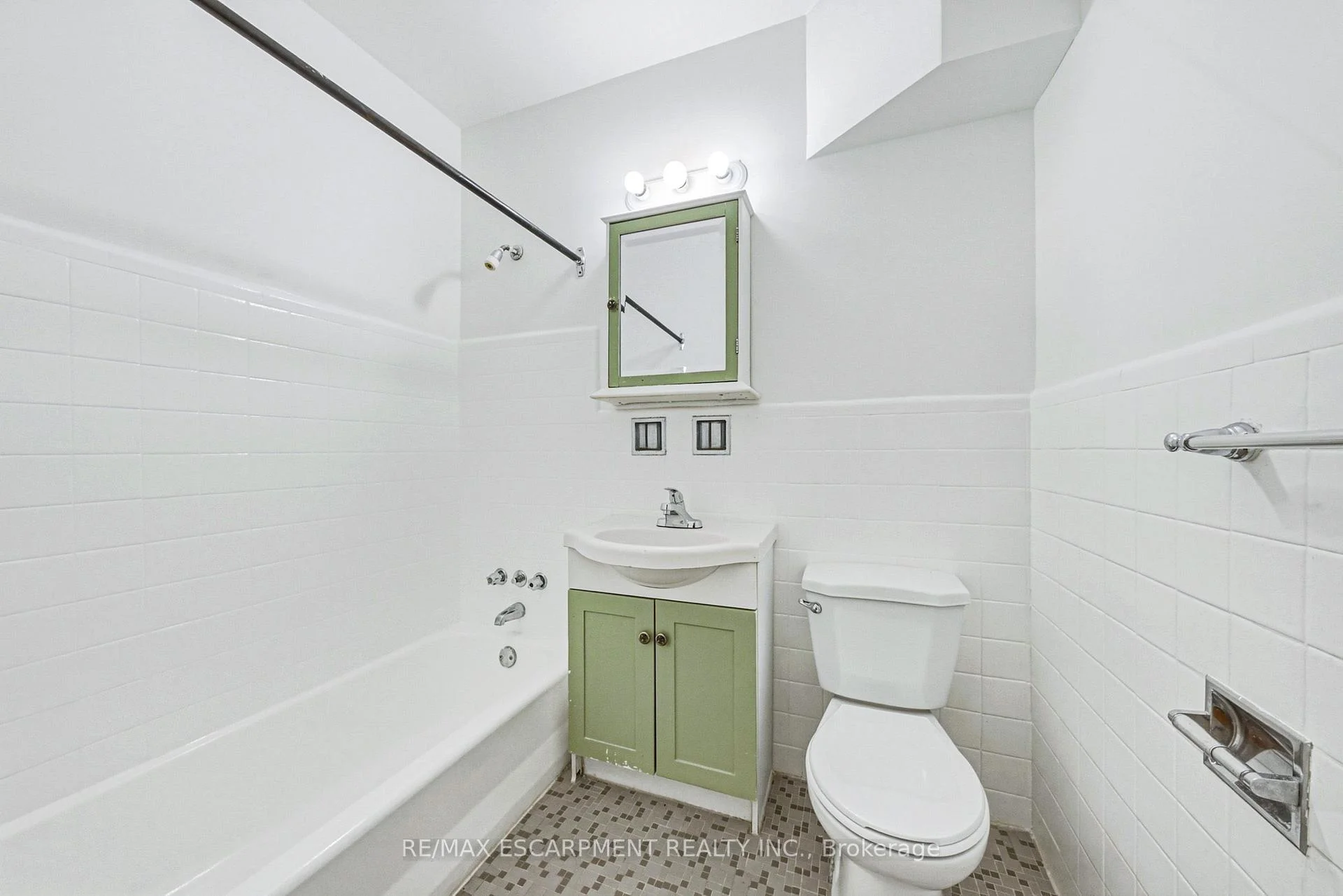 Photo 18 of Unit 107, 325A James Street S, Hamilton, Durand — HOMEH