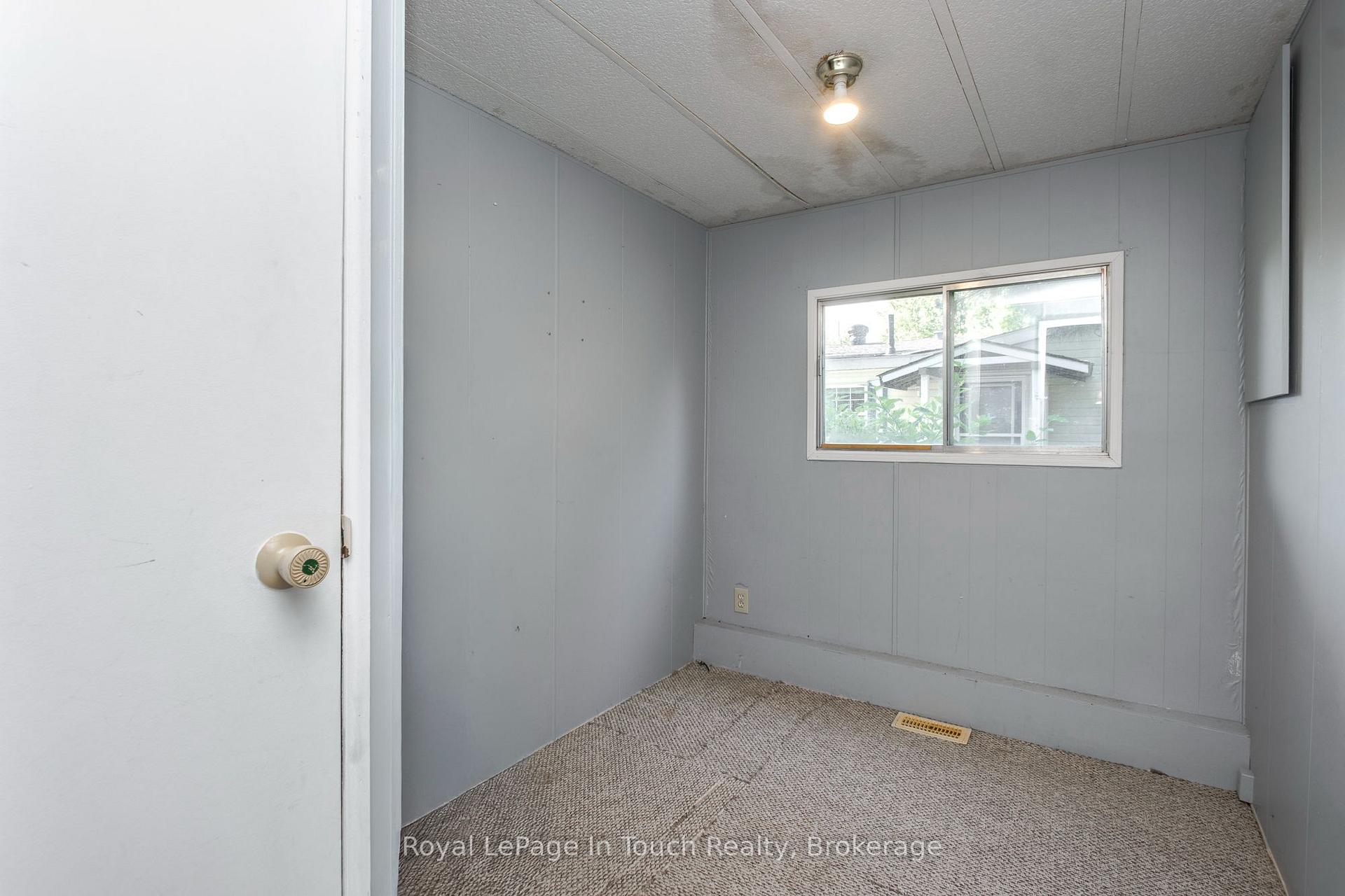 Photo 13 of 21 Vics Road, Midland — HOMEH