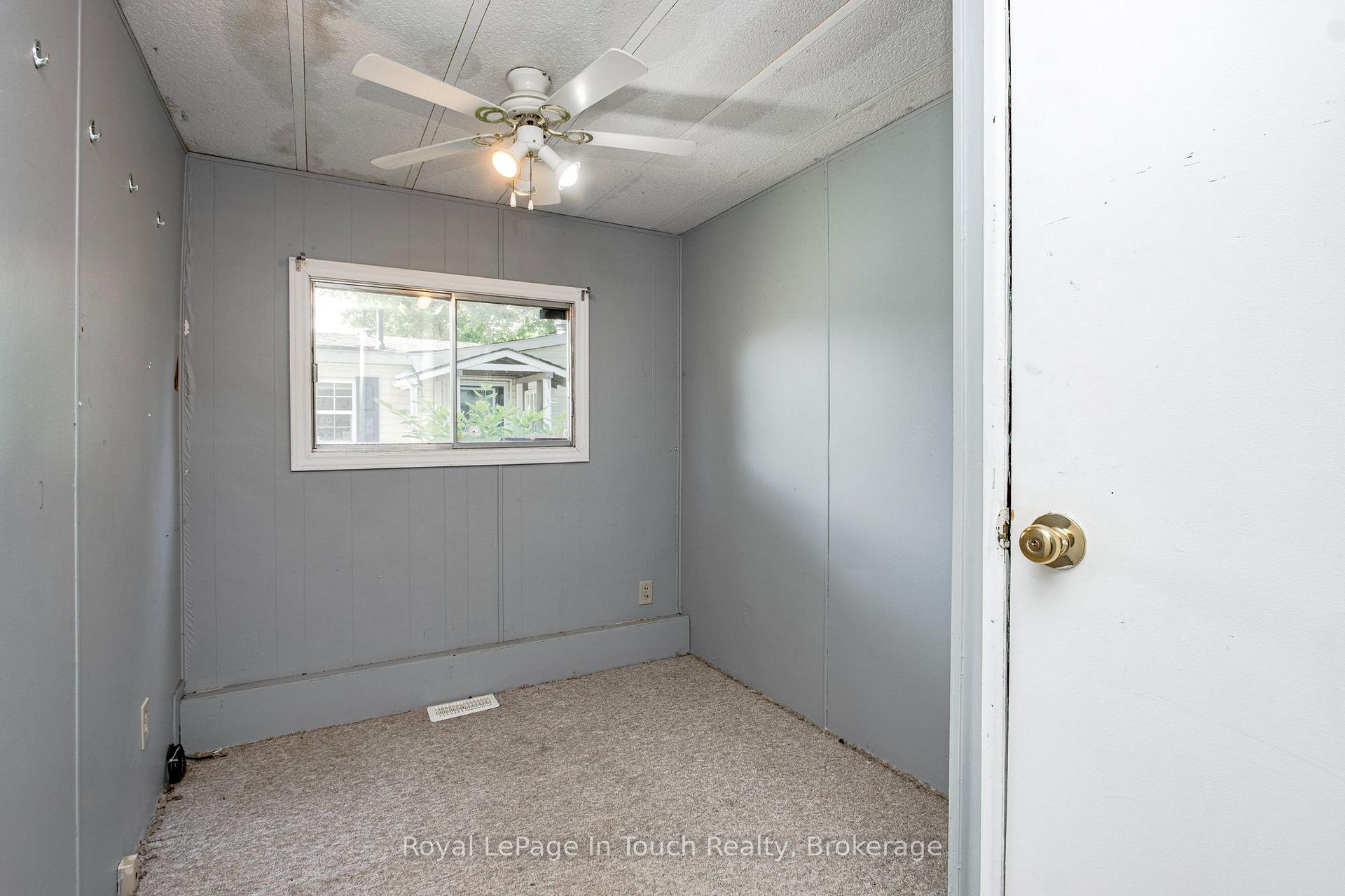Photo 15 of 21 Vics Road, Midland — HOMEH
