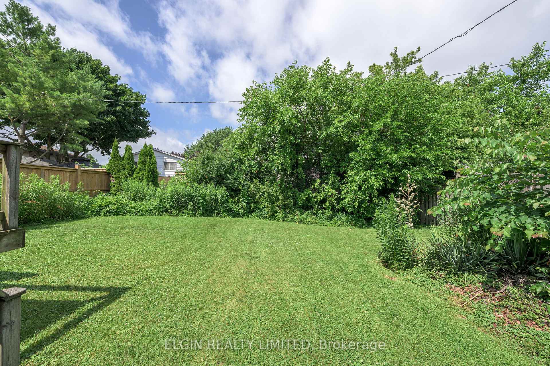 Photo 5 of 41 Luton Crescent, St. Thomas — HOMEH