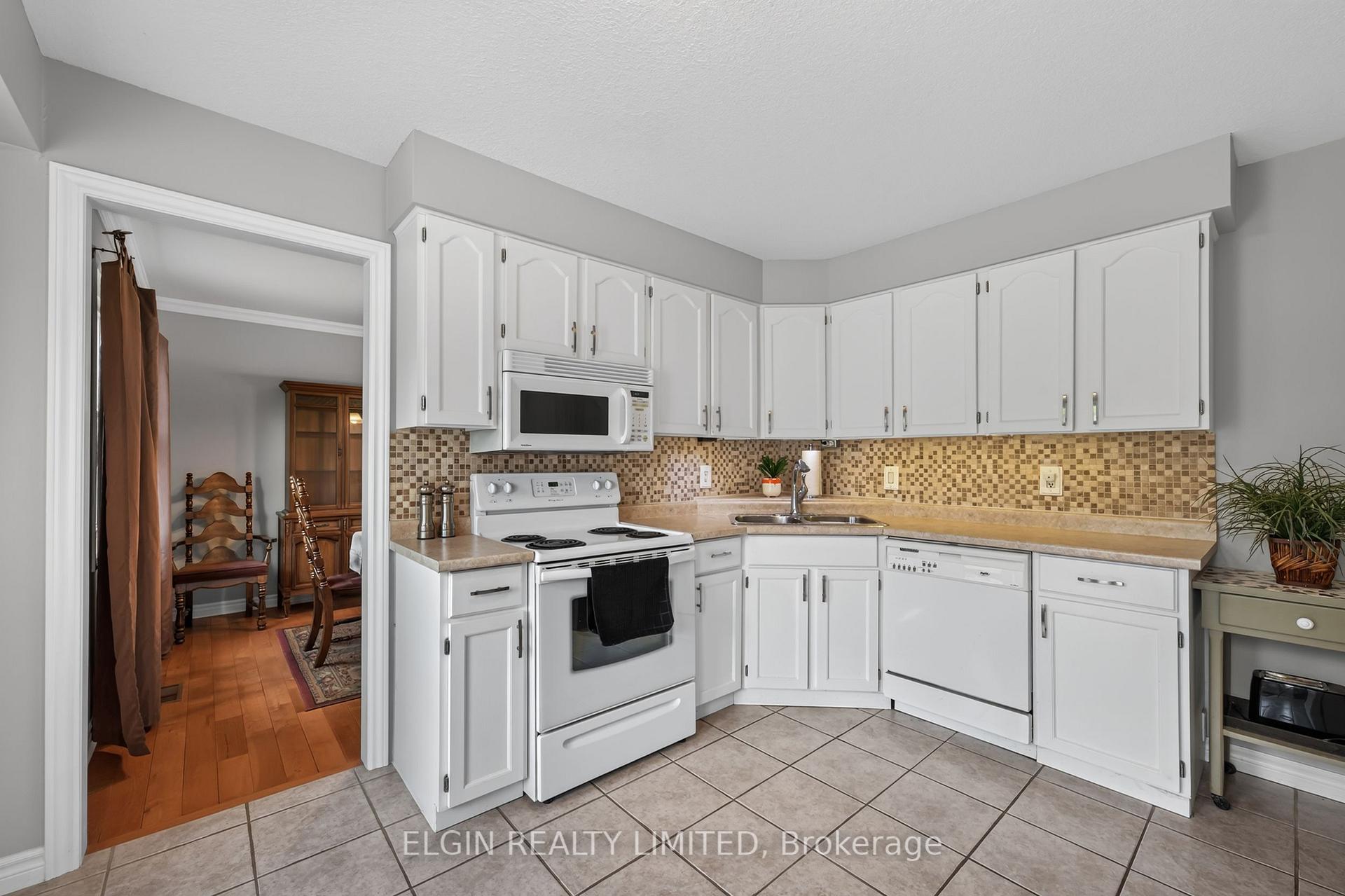 Photo 20 of 41 Luton Crescent, St. Thomas — HOMEH