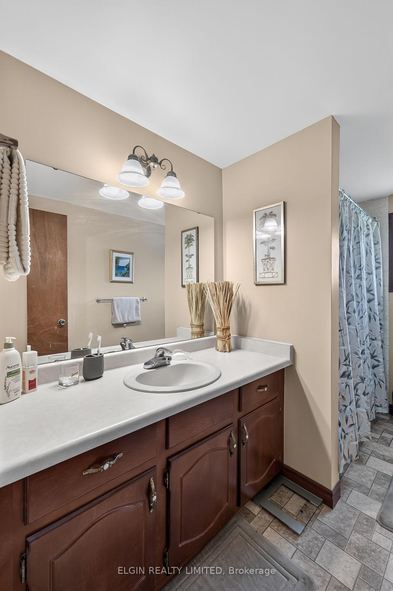 Photo 35 of 41 Luton Crescent, St. Thomas — HOMEH