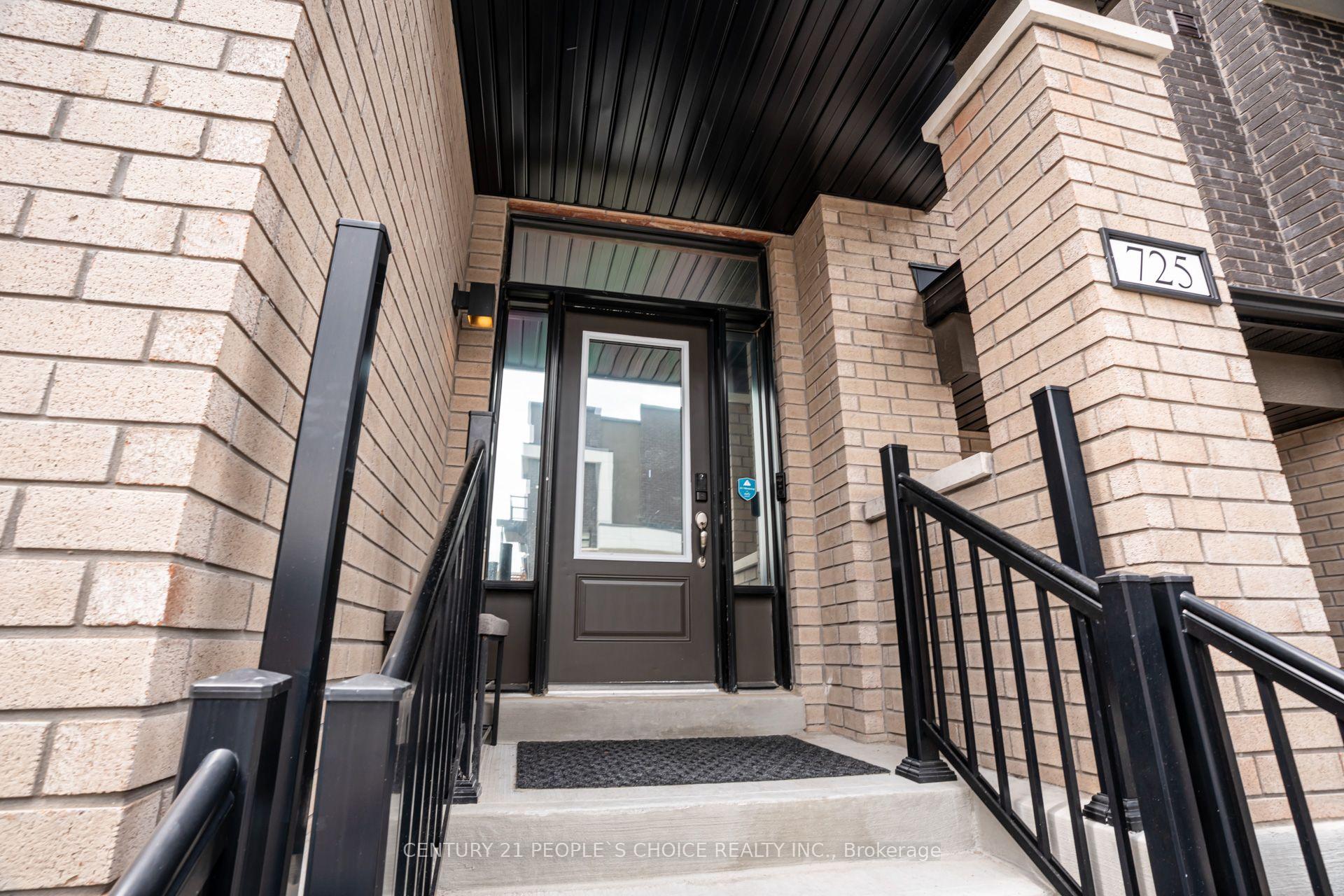Photo 2 of 725 Heathrow Path, Oshawa, Samac — HOMEH