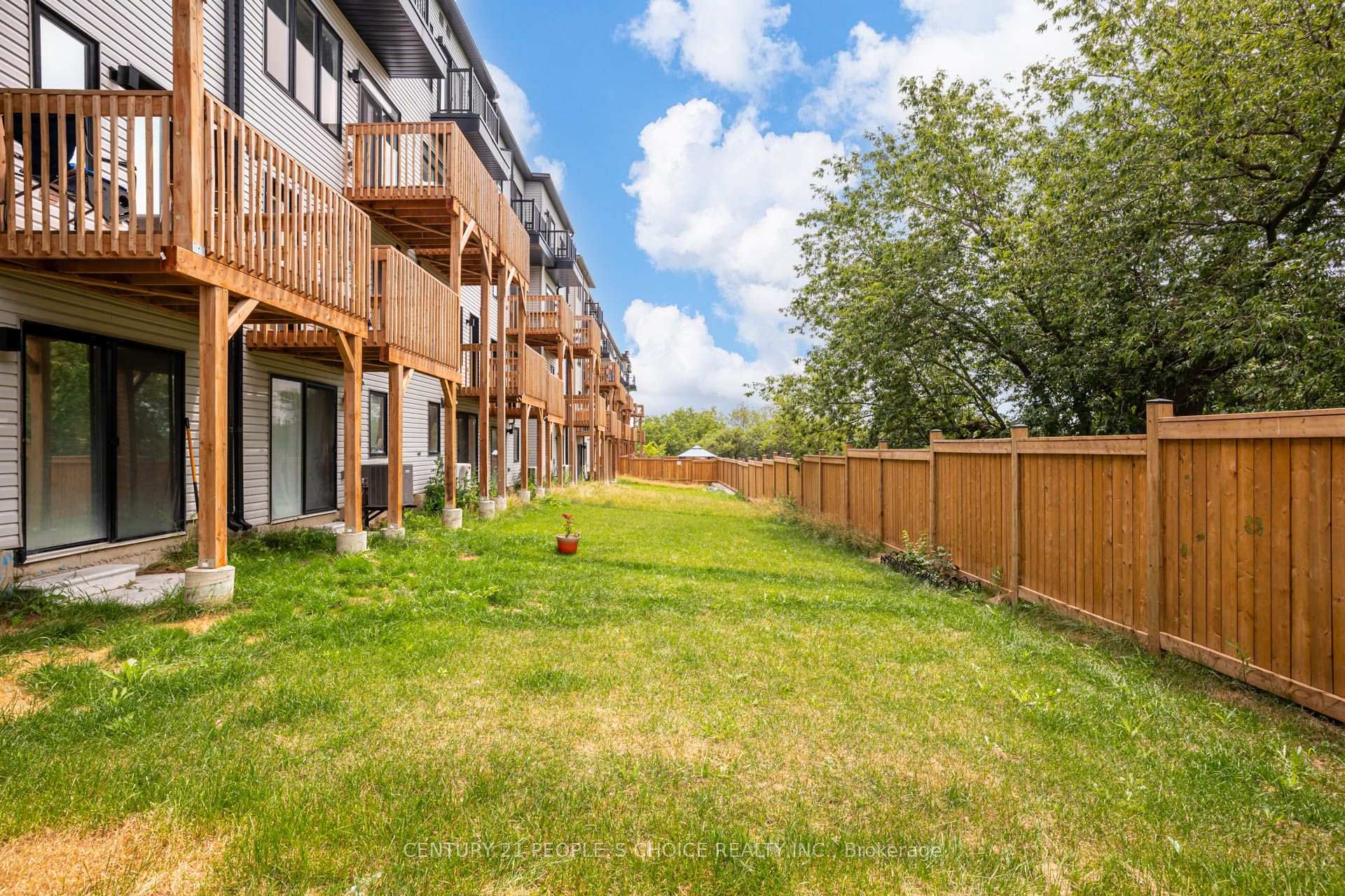 Photo 48 of 725 Heathrow Path, Oshawa, Samac — HOMEH