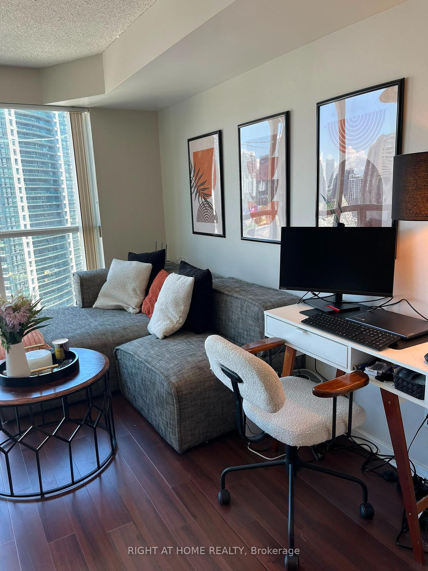 Photo 2 of Unit 1913, 8 York Street, Toronto, Waterfront Communities — HOMEH