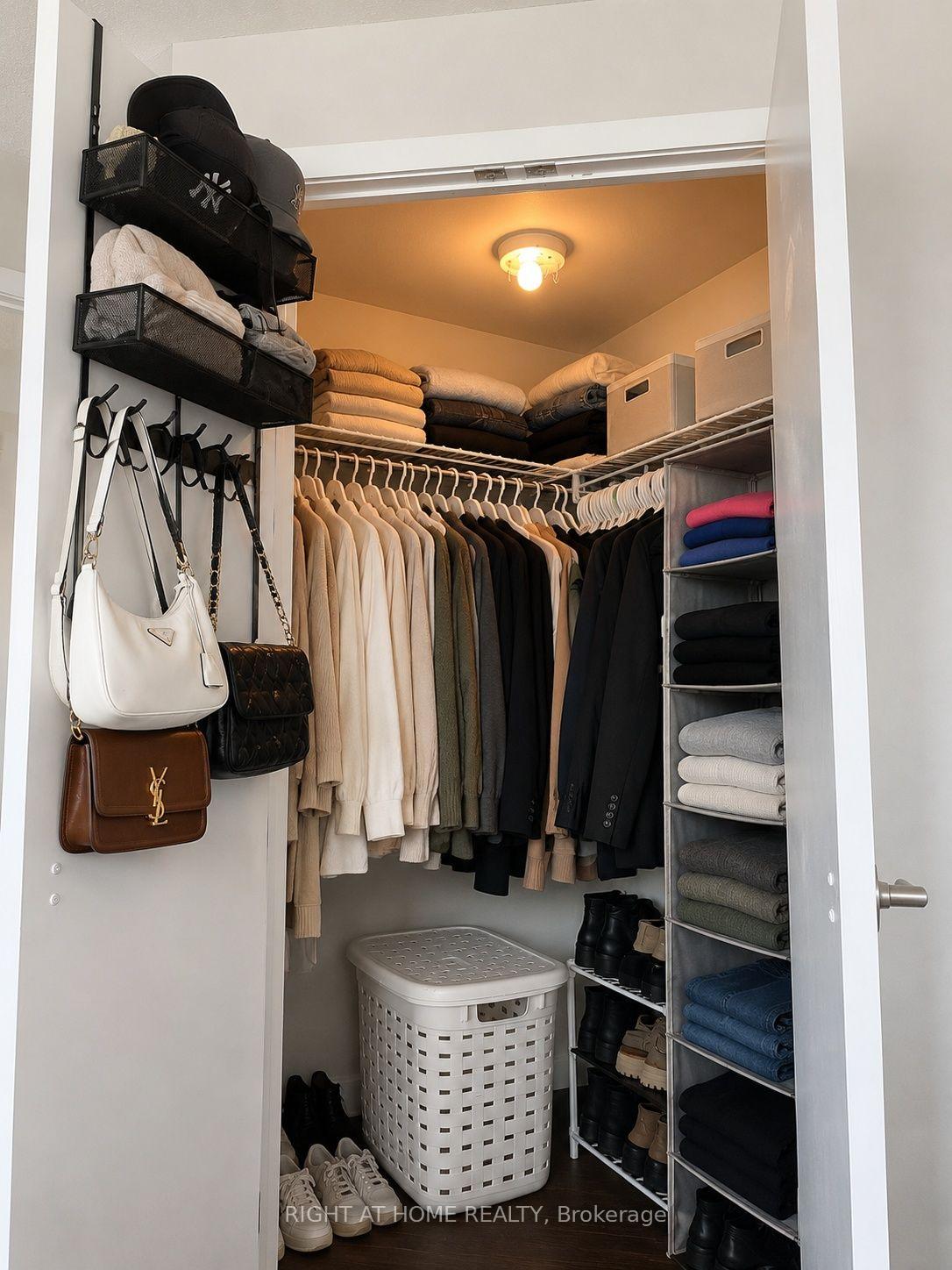 Photo 14 of Unit 1913, 8 York Street, Toronto, Waterfront Communities — HOMEH