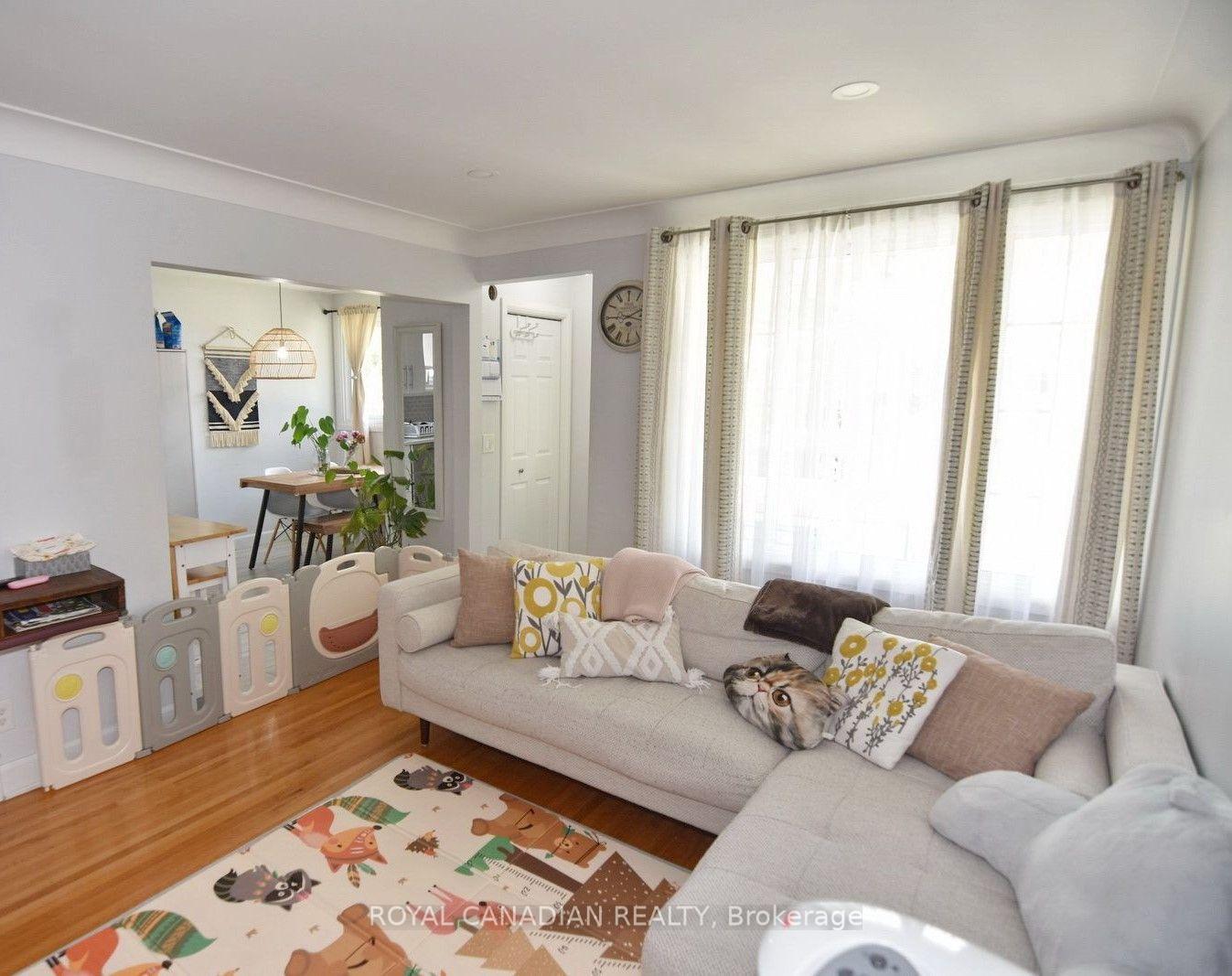 Photo 9 of 1635 Elsmere Avenue, Windsor — HOMEH