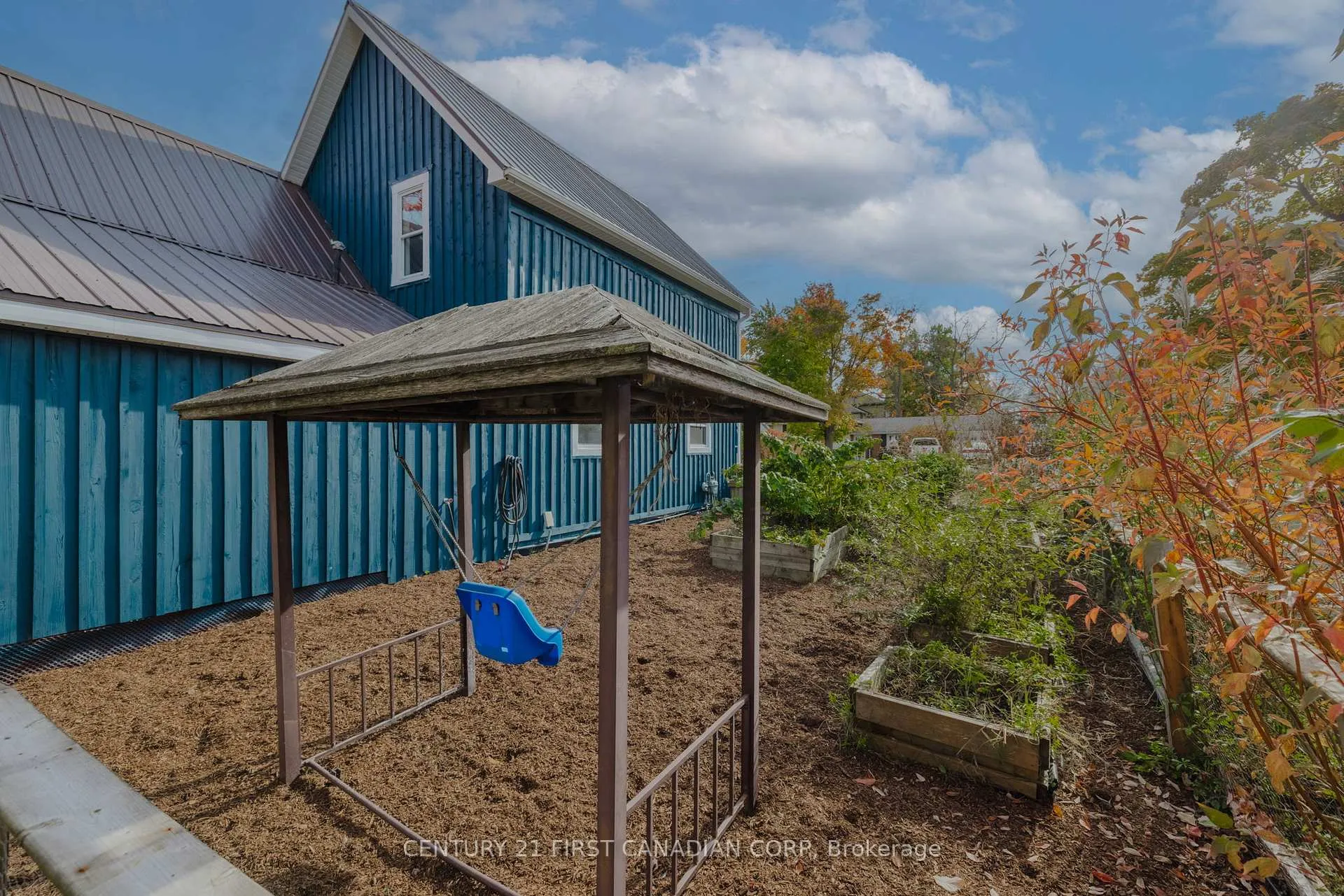 Photo 11 of 603 Erie Street, Warwick, Watford — HOMEH