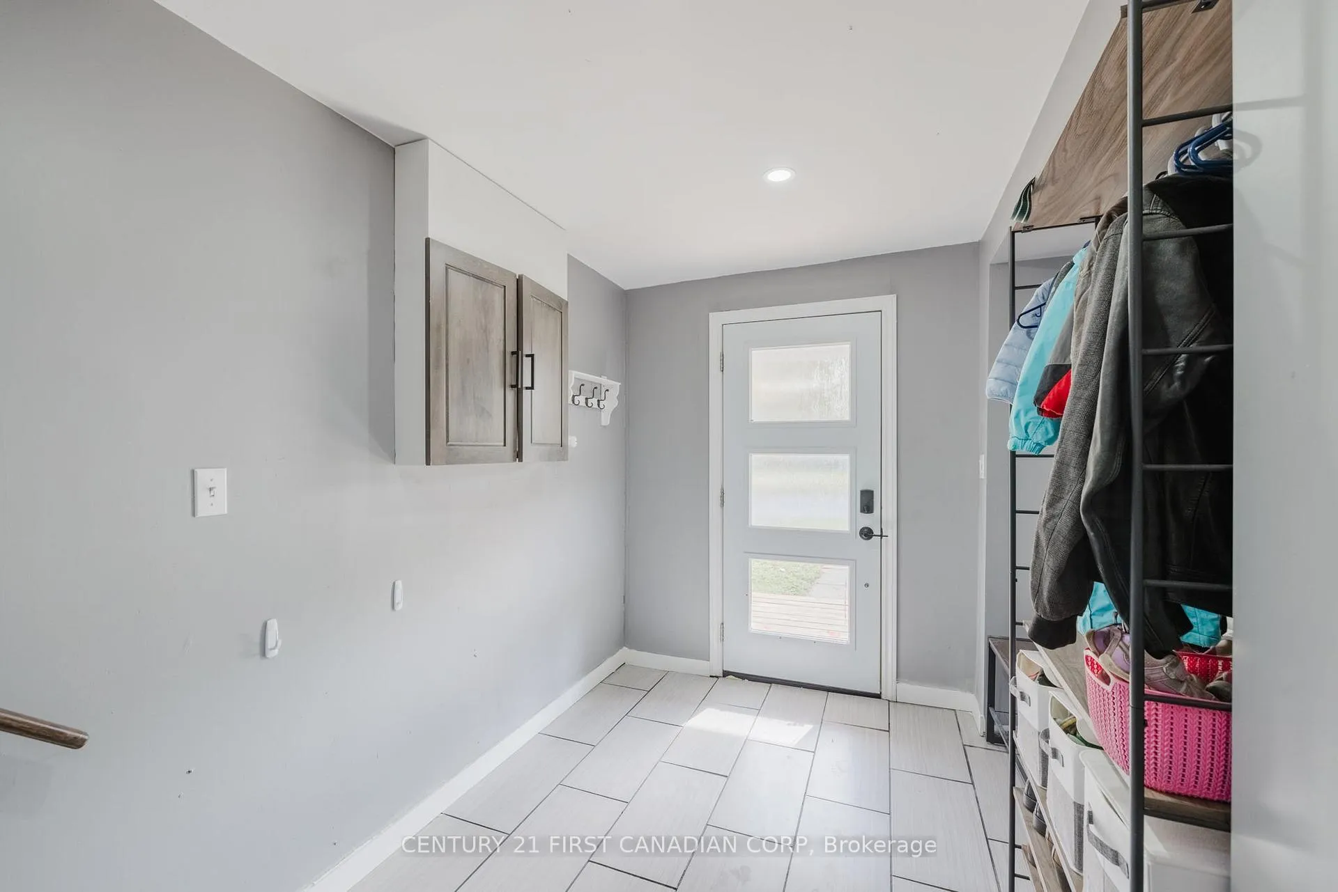Photo 14 of 603 Erie Street, Warwick, Watford — HOMEH