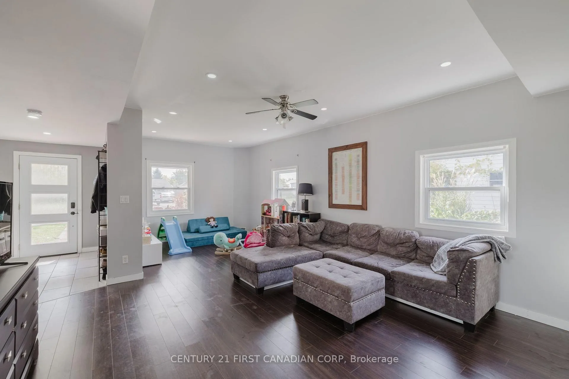 Photo 16 of 603 Erie Street, Warwick, Watford — HOMEH