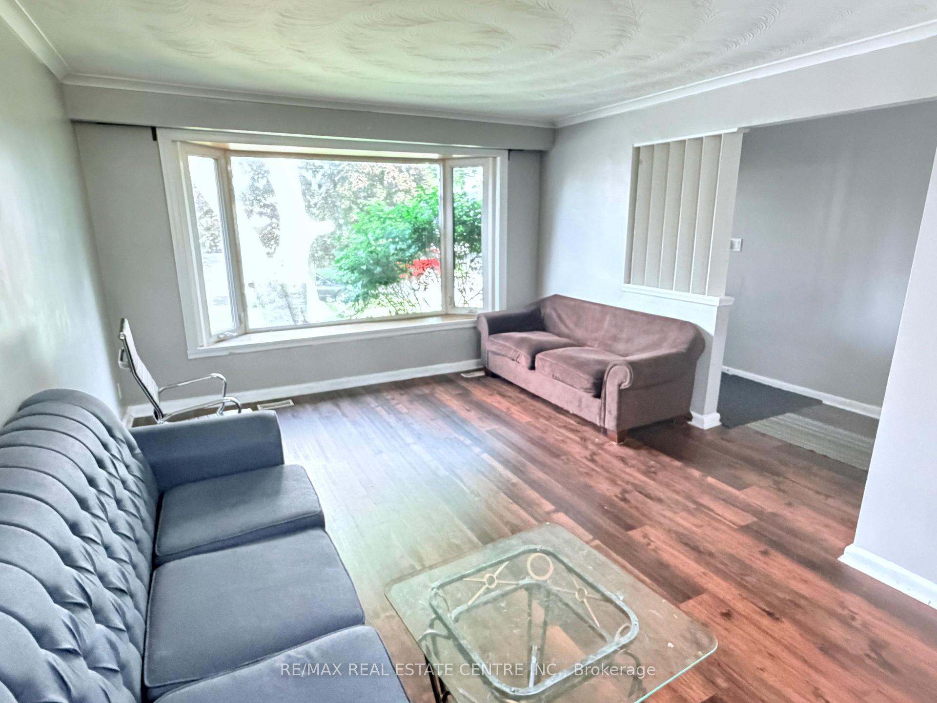 Photo 10 of 52 Sharbot Avenue, Scarborough, Woburn — HOMEH