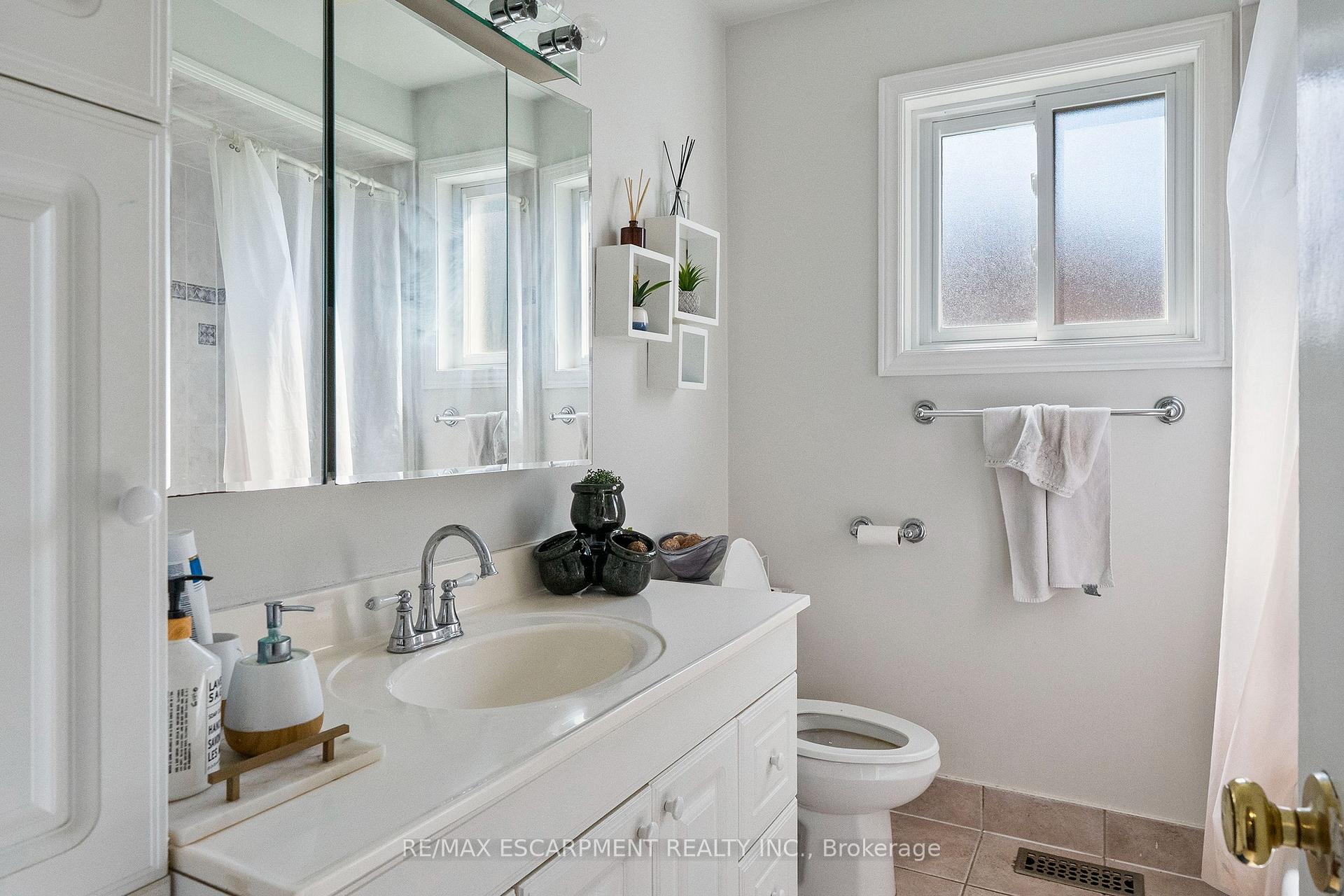 Photo 26 of 2506 Yarmouth Crescent, Oakville, West — HOMEH