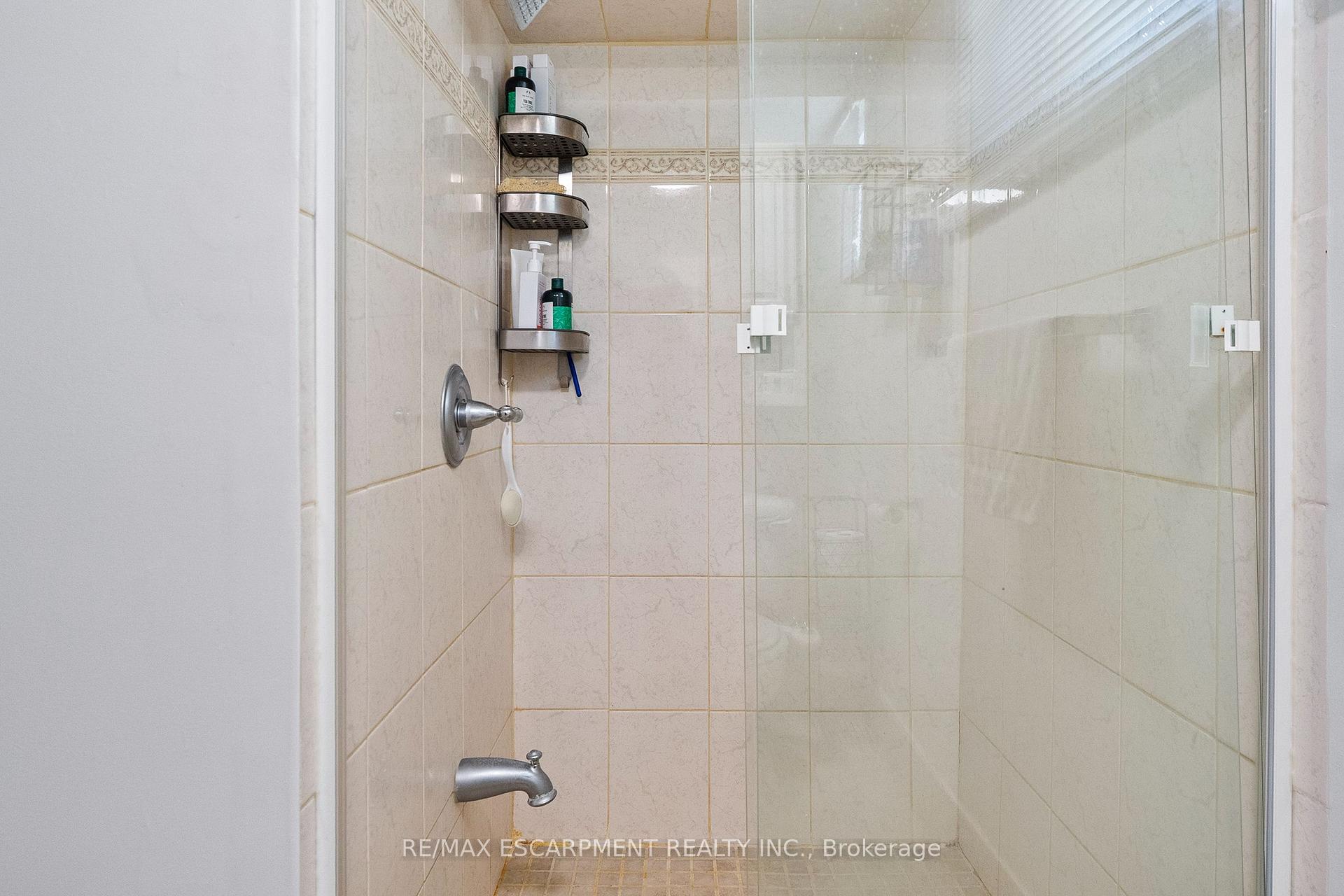 Photo 32 of 2506 Yarmouth Crescent, Oakville, West — HOMEH