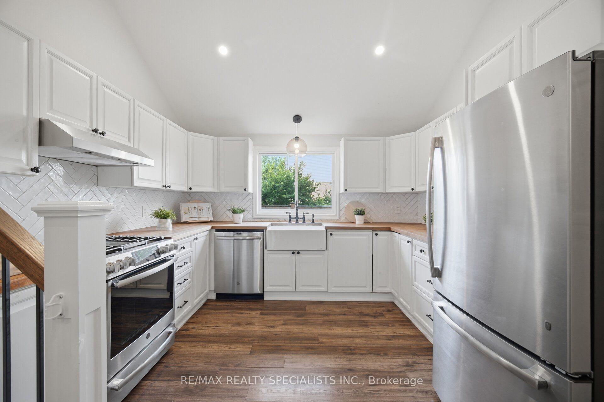 Photo 10 of 408 Flannery Drive, Centre Wellington, Fergus — HOMEH