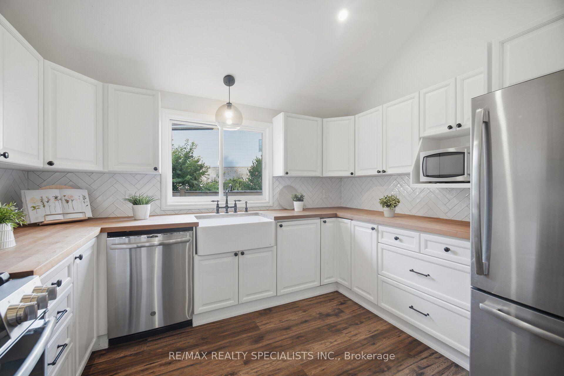Photo 11 of 408 Flannery Drive, Centre Wellington, Fergus — HOMEH