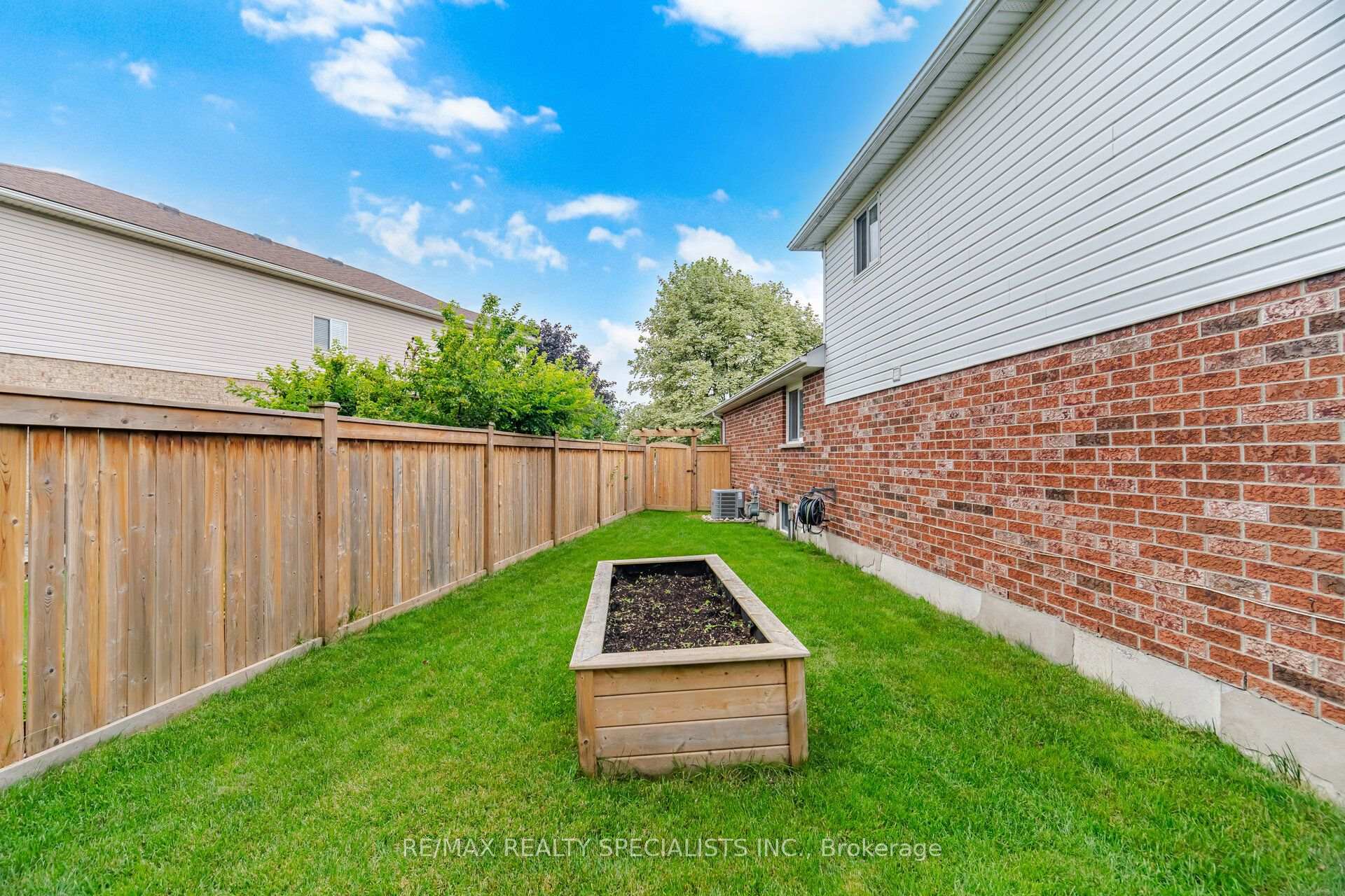 Photo 49 of 408 Flannery Drive, Centre Wellington, Fergus — HOMEH