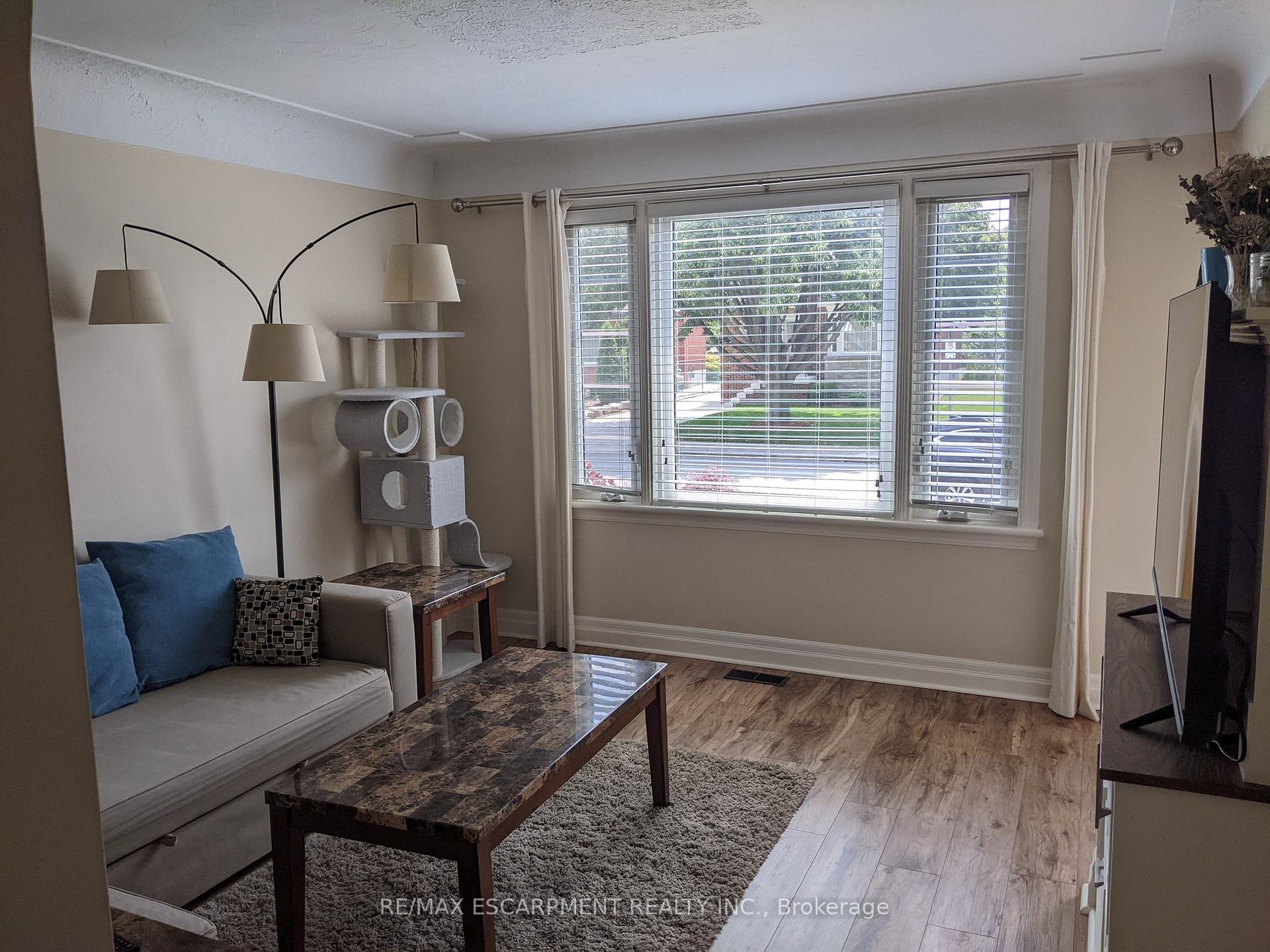 Photo 2 of 257 Dundonald Avenue, Hamilton, Rosedale — HOMEH