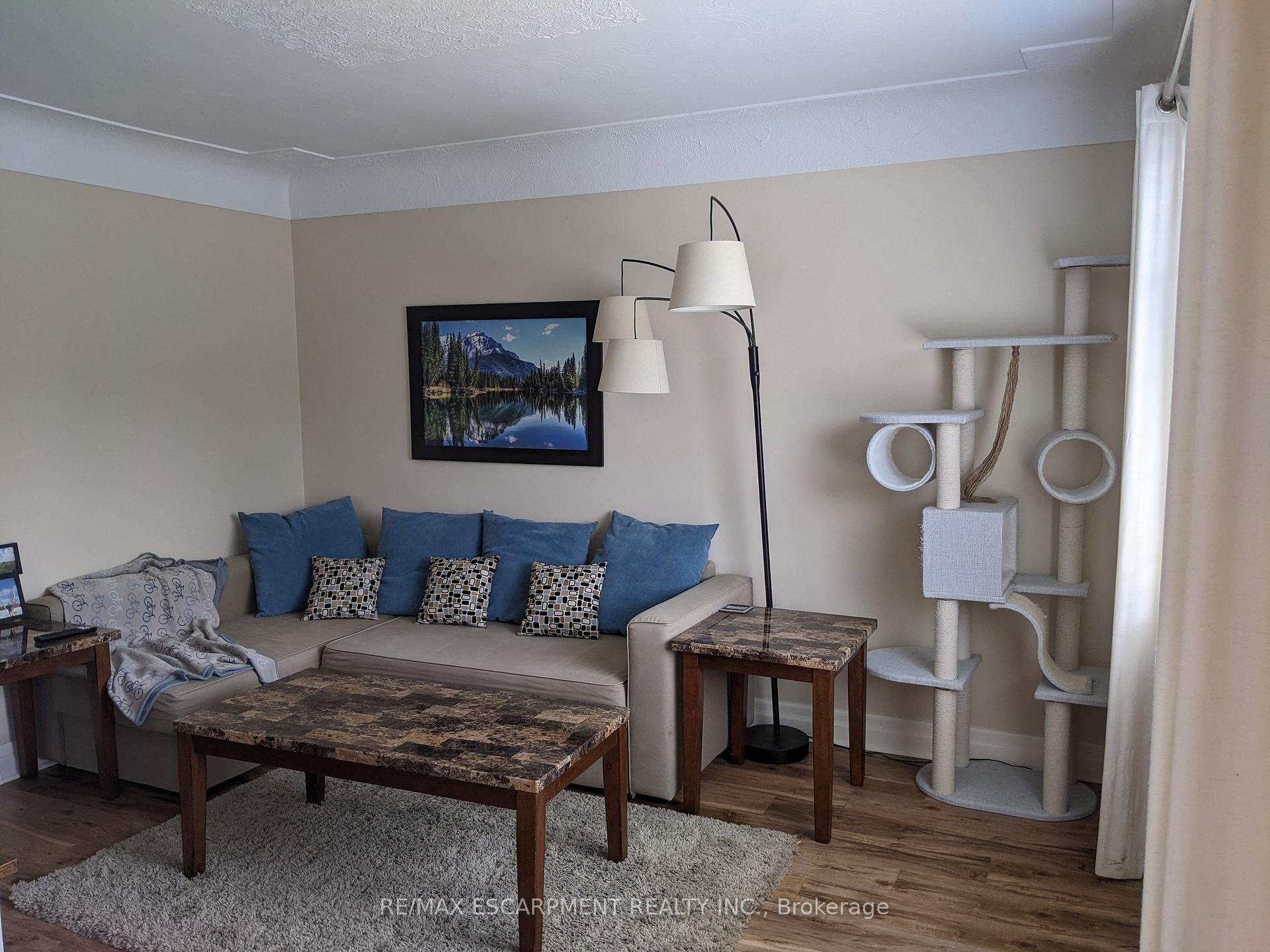 Photo 3 of 257 Dundonald Avenue, Hamilton, Rosedale — HOMEH