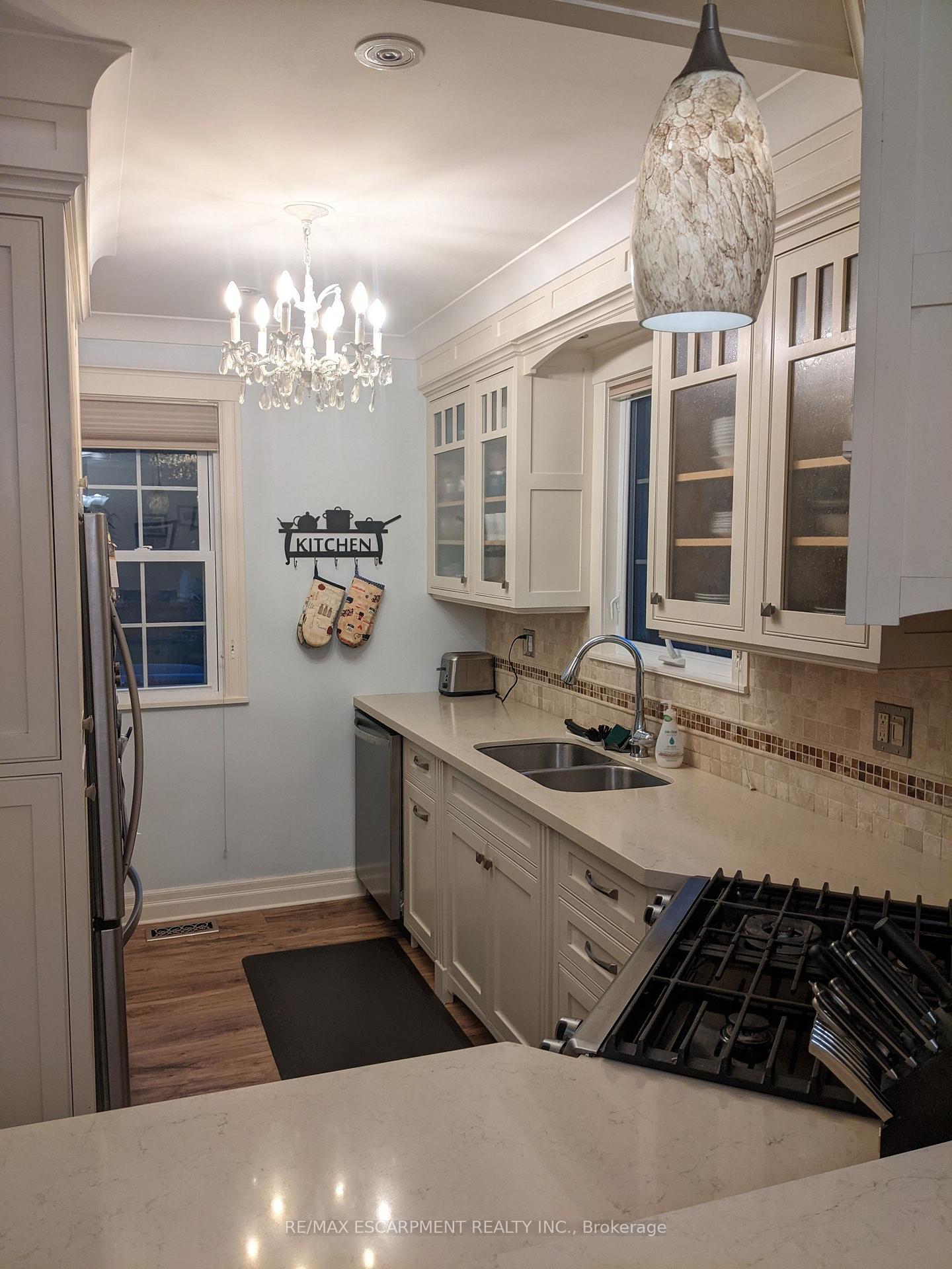 Photo 5 of 257 Dundonald Avenue, Hamilton, Rosedale — HOMEH