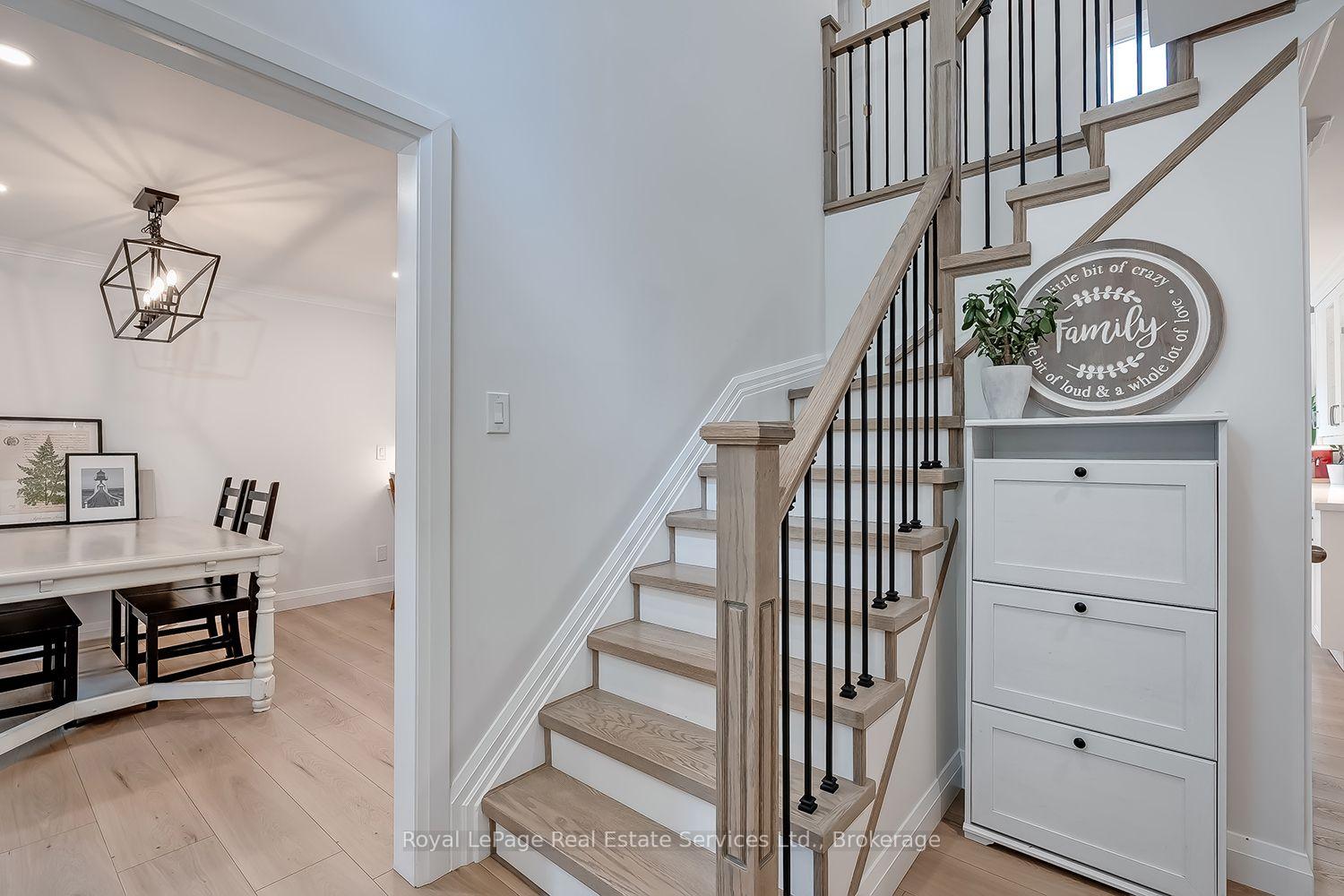 Photo 3 of 1484 Princeton Crescent, Oakville, Joshua Creek — HOMEH