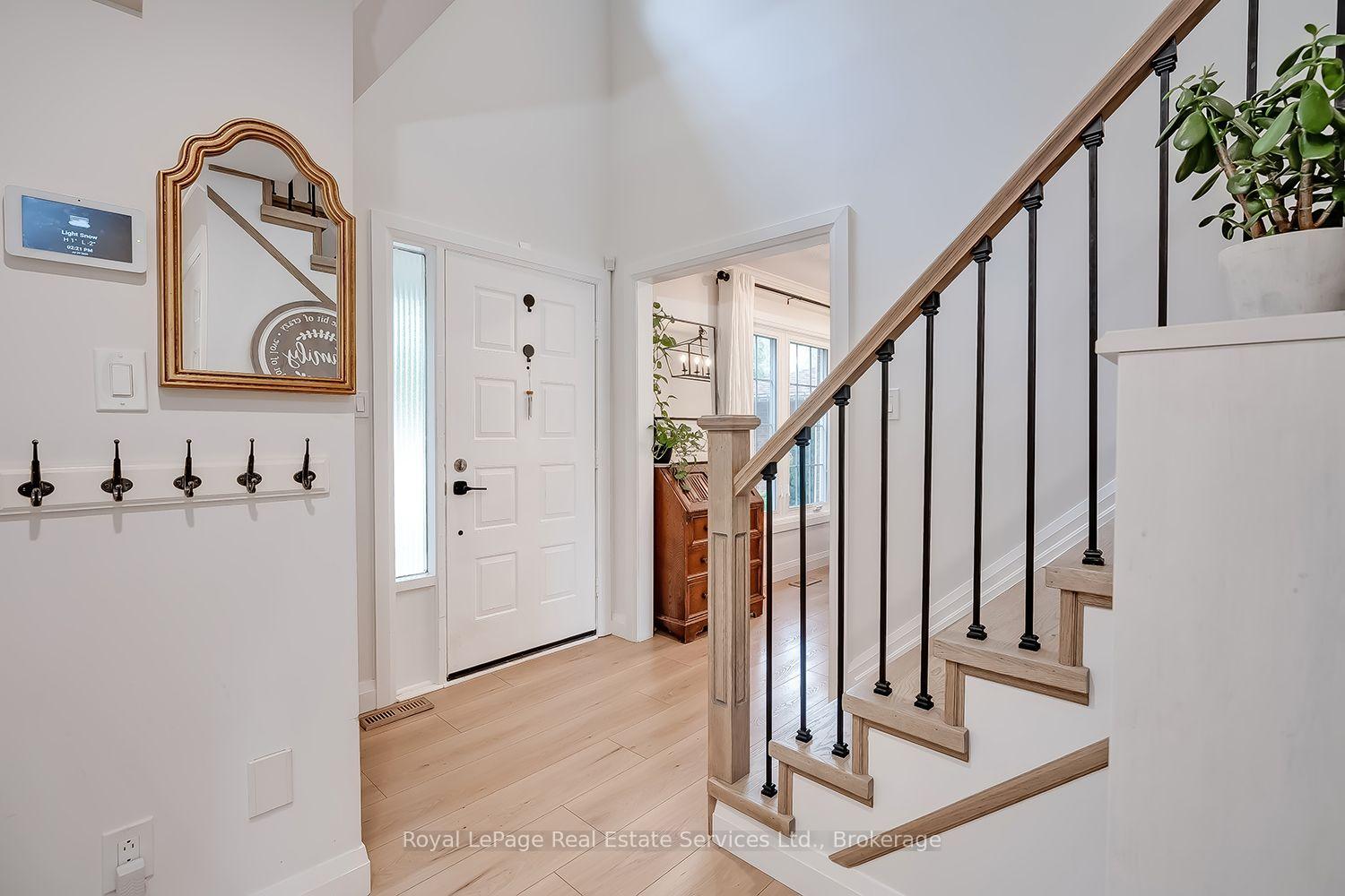Photo 4 of 1484 Princeton Crescent, Oakville, Joshua Creek — HOMEH