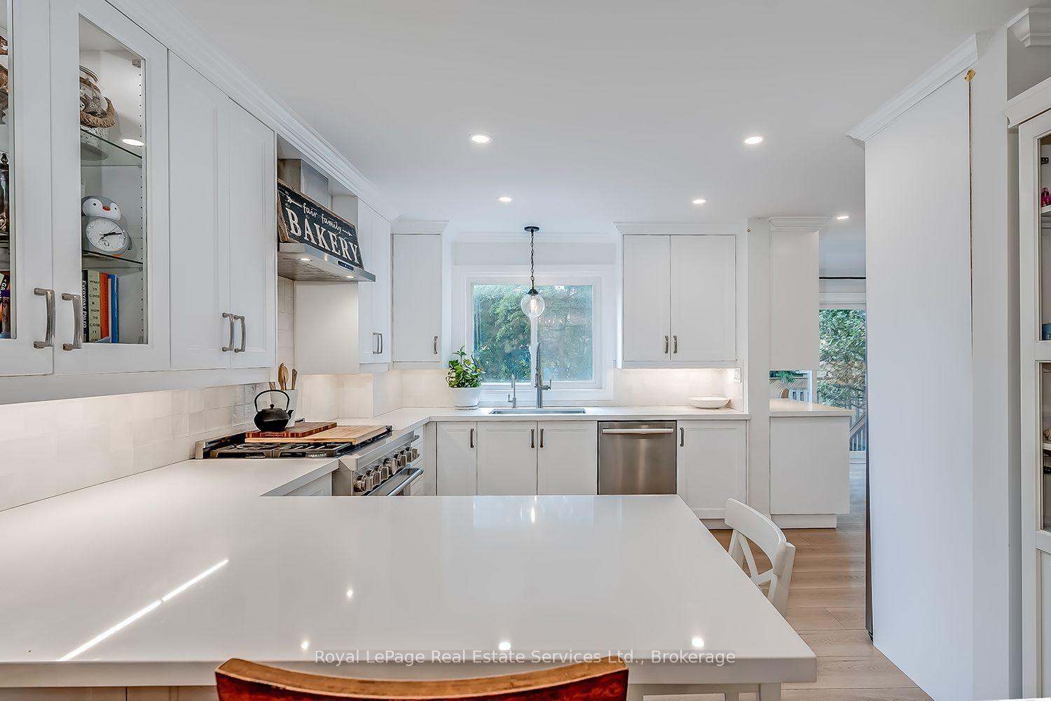 Photo 7 of 1484 Princeton Crescent, Oakville, Joshua Creek — HOMEH