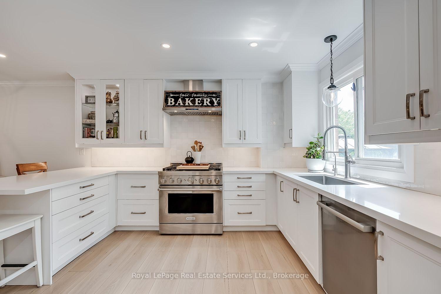 Photo 8 of 1484 Princeton Crescent, Oakville, Joshua Creek — HOMEH