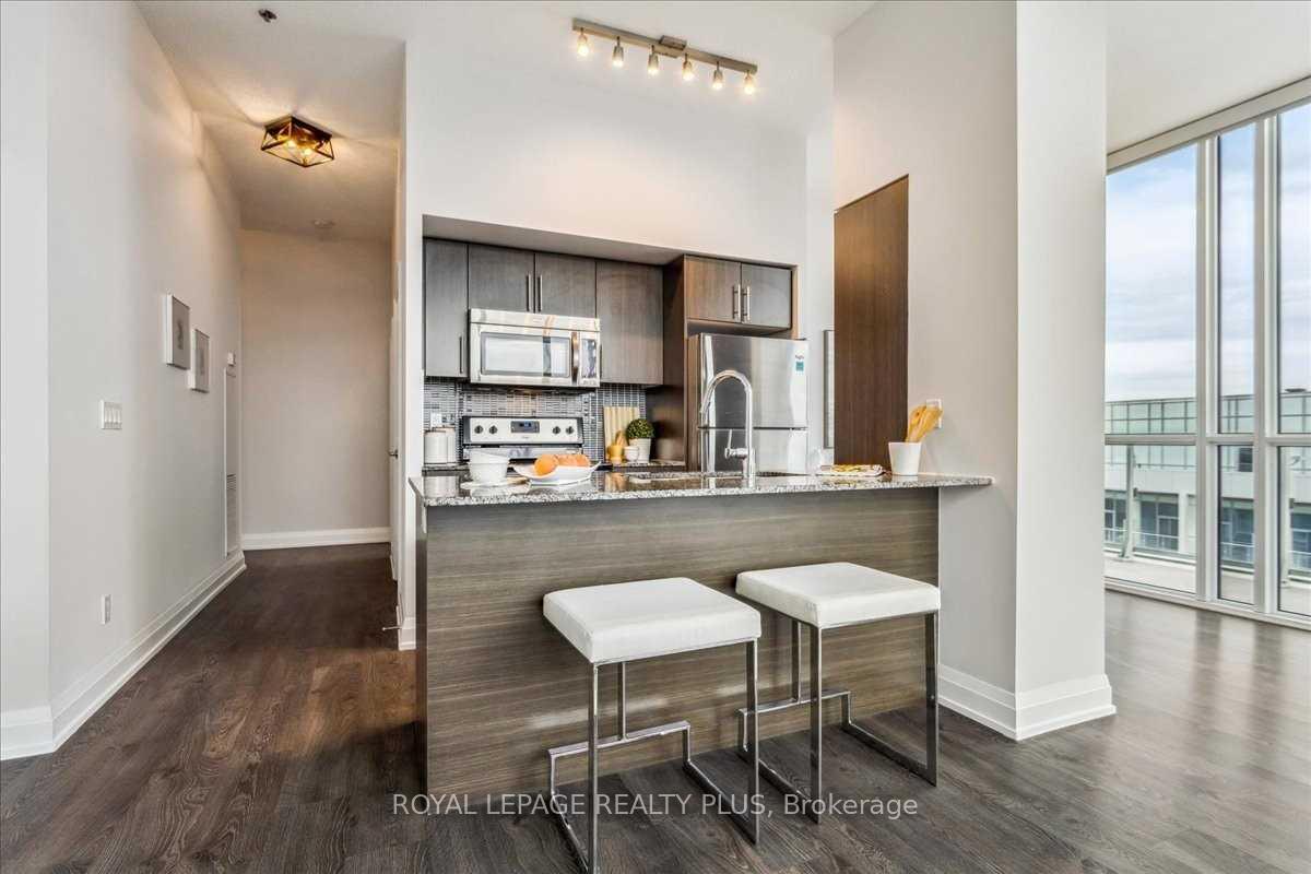 Photo 23 of Unit Ph9, 65 Speers Road, Oakville, Central — HOMEH