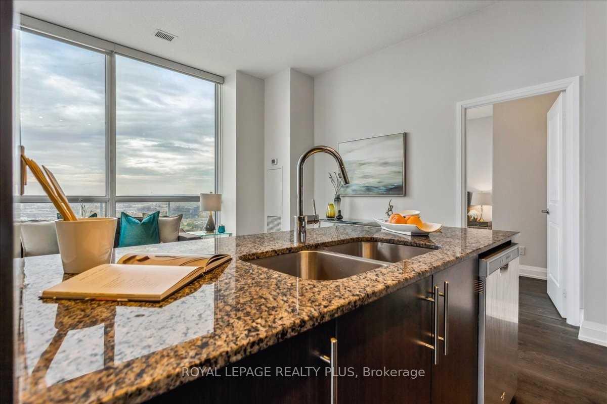Photo 25 of Unit Ph9, 65 Speers Road, Oakville, Central — HOMEH