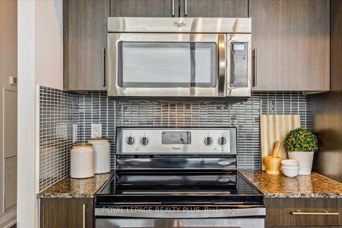 Photo 26 of Unit Ph9, 65 Speers Road, Oakville, Central — HOMEH