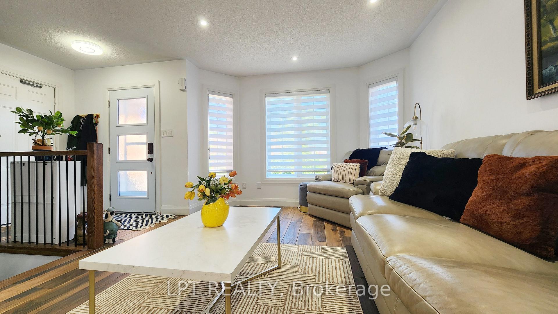 Photo 3 of 173 Loon Avenue, Barrie, Painswick South — HOMEH