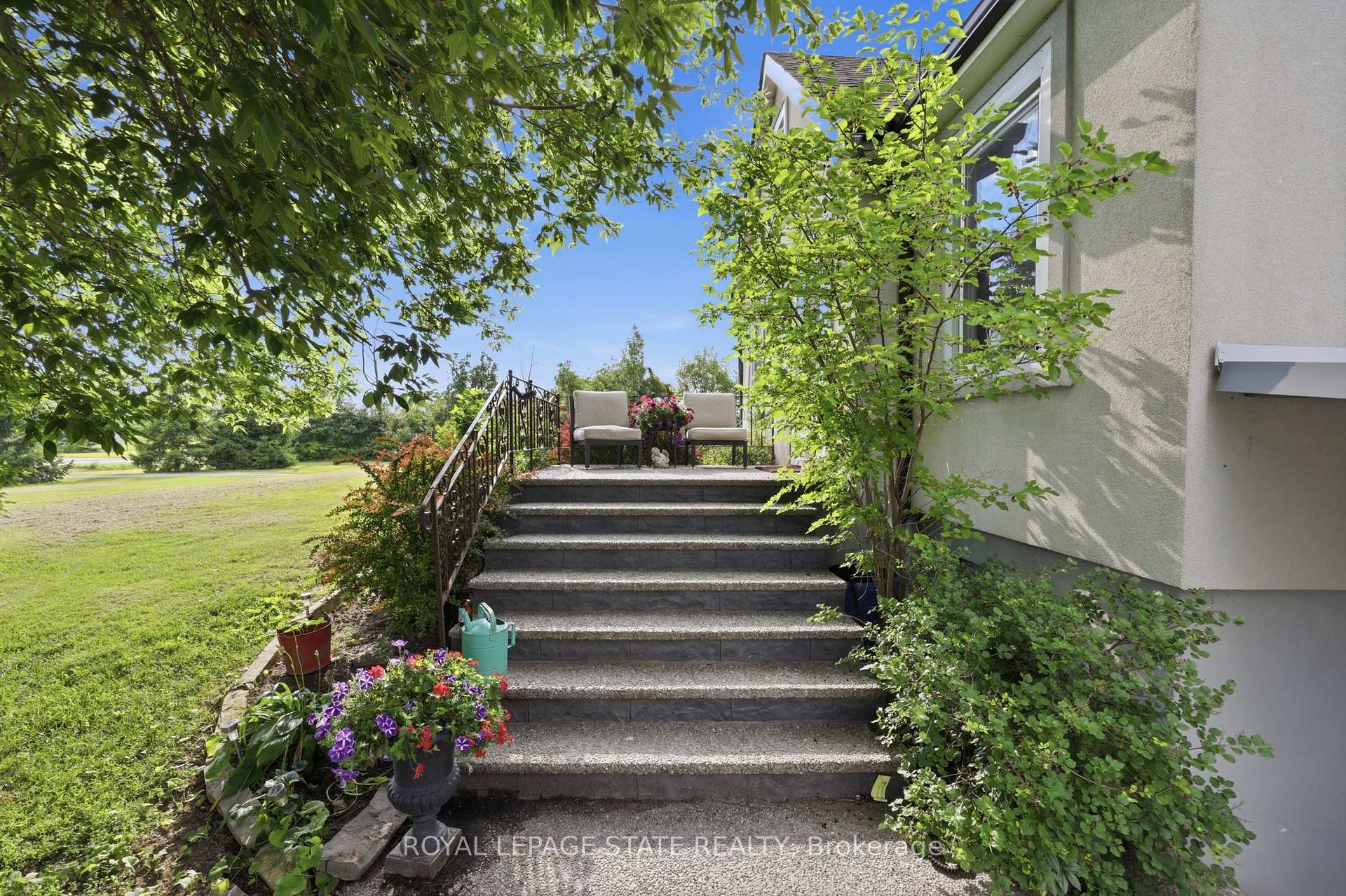 Photo 10 of 97 Smith Road, Hamilton, Rural Stoney Creek — HOMEH