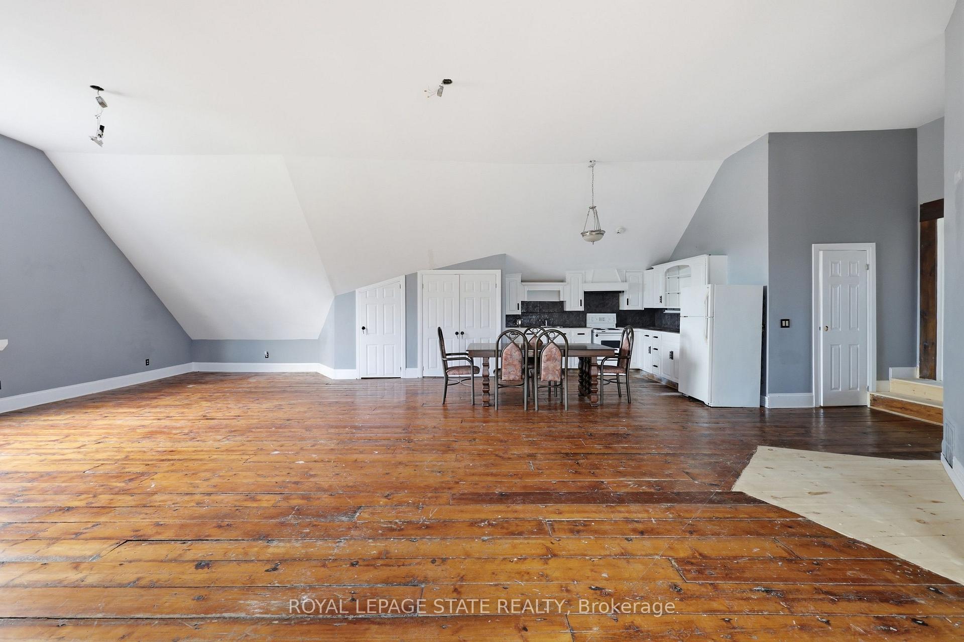 Photo 36 of 97 Smith Road, Hamilton, Rural Stoney Creek — HOMEH