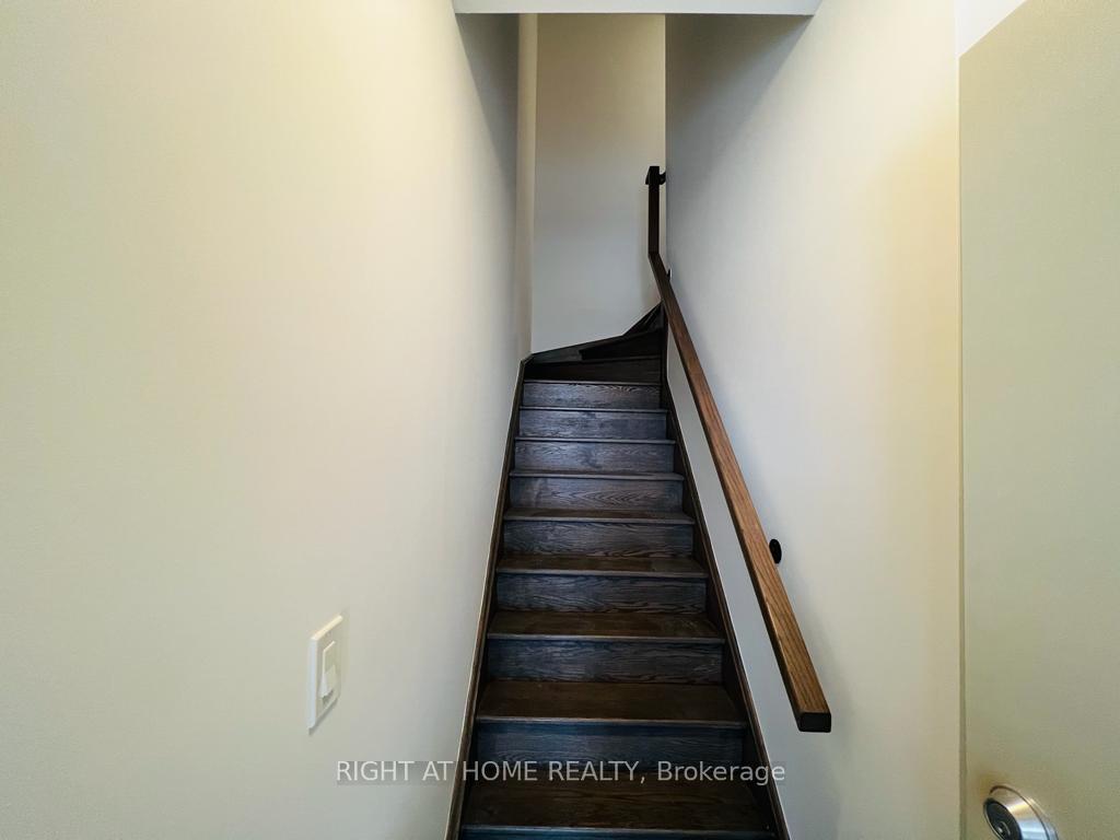 Photo 4 of Unit 53, 5 William Jackson Way, Etobicoke, New Toronto — HOMEH