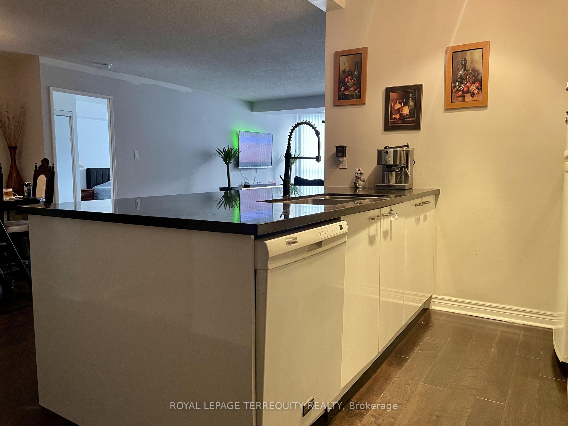 Photo 6 of Unit 1009, 30 Greenfield Avenue, North York, Willowdale East — HOMEH
