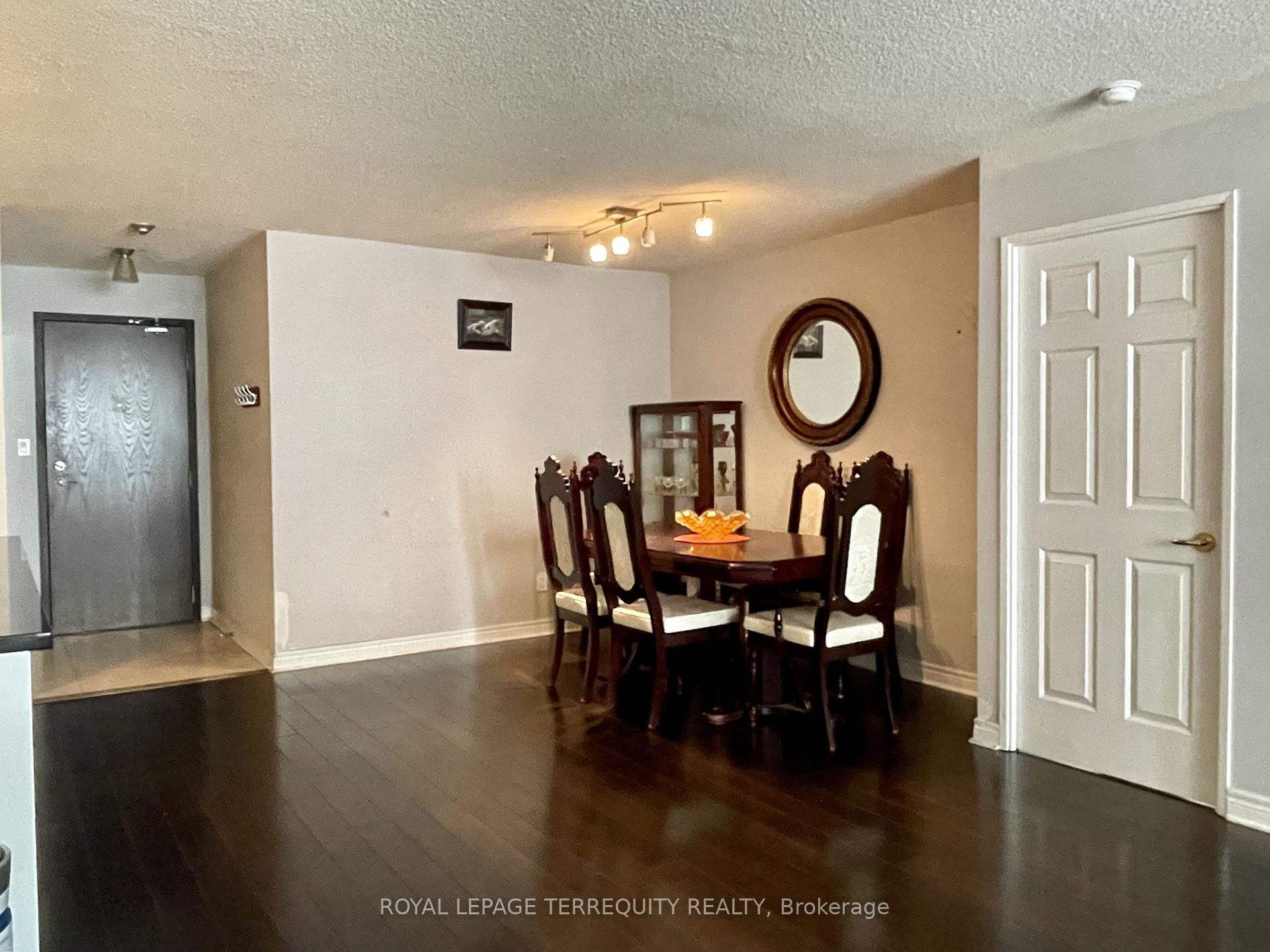 Photo 7 of Unit 1009, 30 Greenfield Avenue, North York, Willowdale East — HOMEH