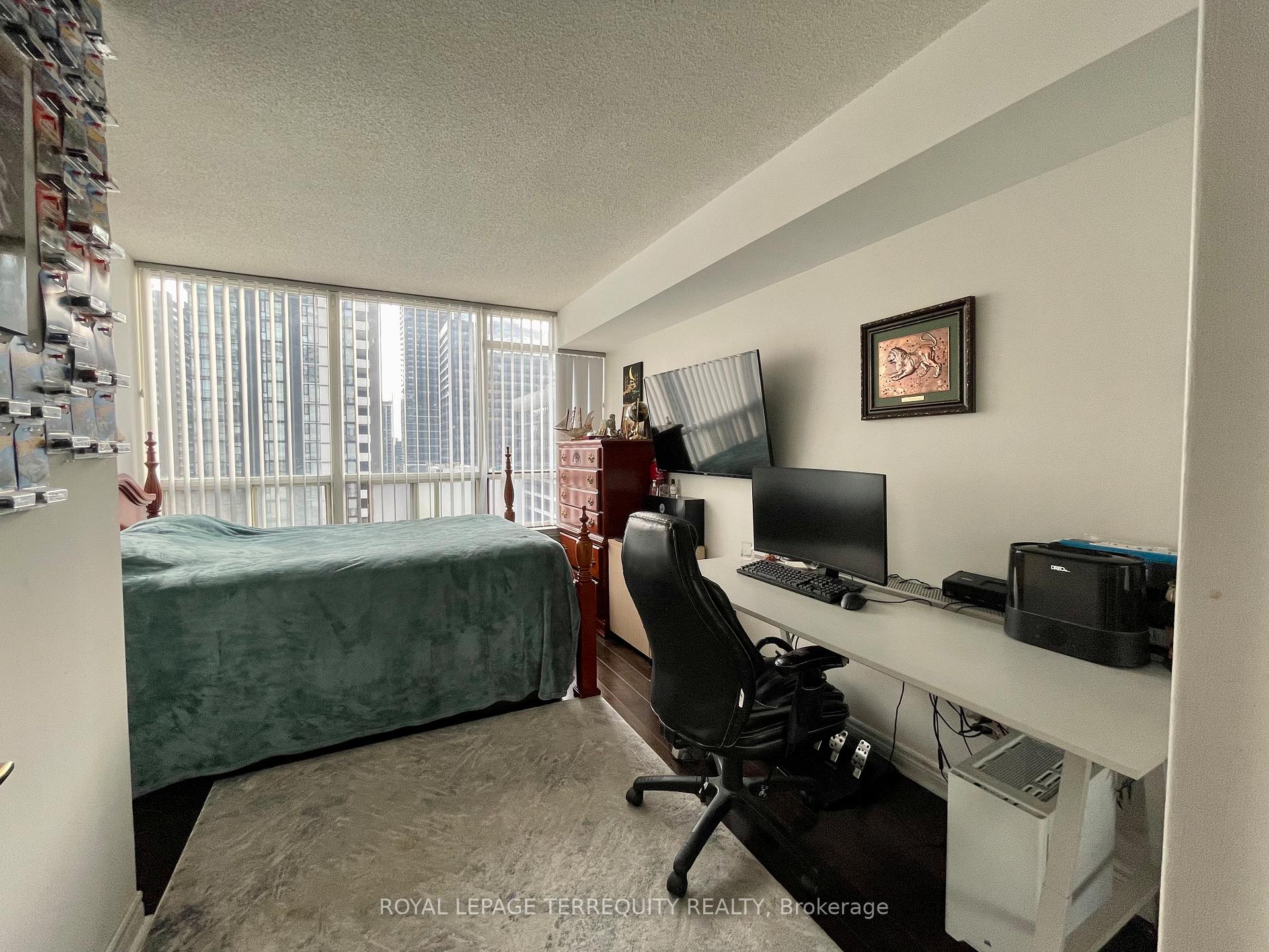 Photo 12 of Unit 1009, 30 Greenfield Avenue, North York, Willowdale East — HOMEH