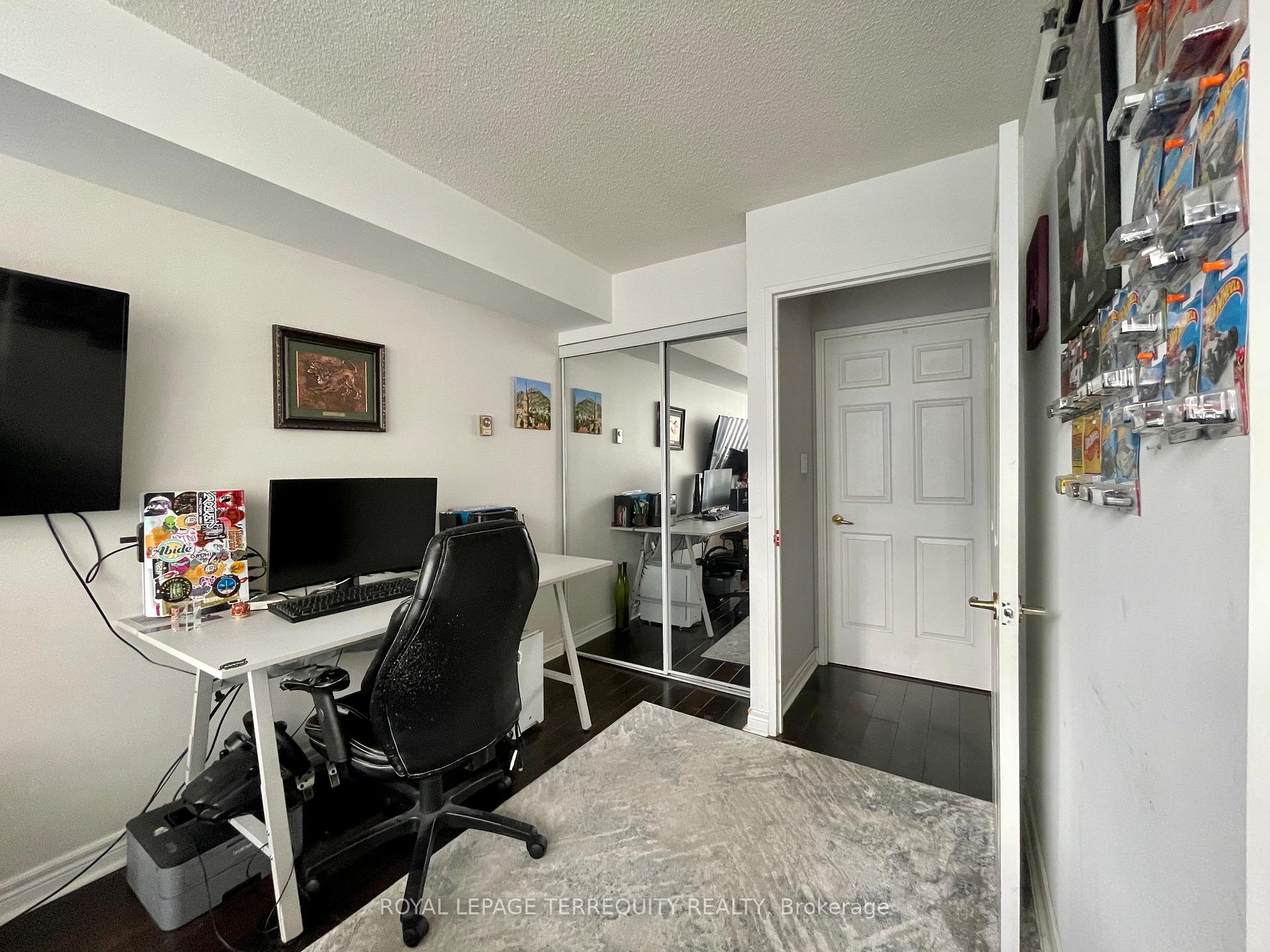 Photo 13 of Unit 1009, 30 Greenfield Avenue, North York, Willowdale East — HOMEH