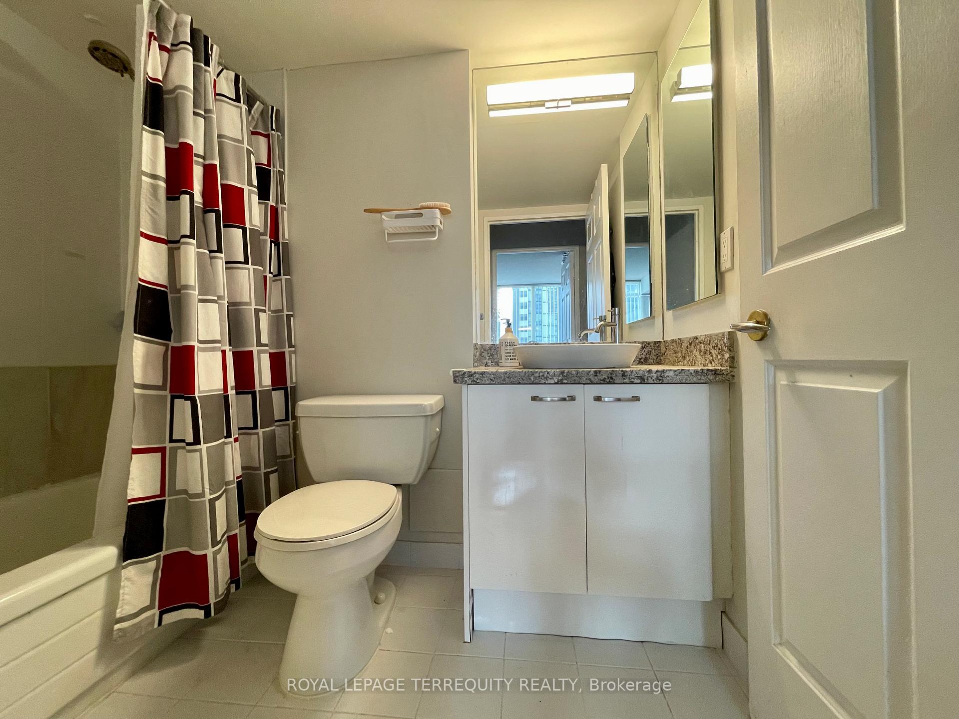 Photo 16 of Unit 1009, 30 Greenfield Avenue, North York, Willowdale East — HOMEH