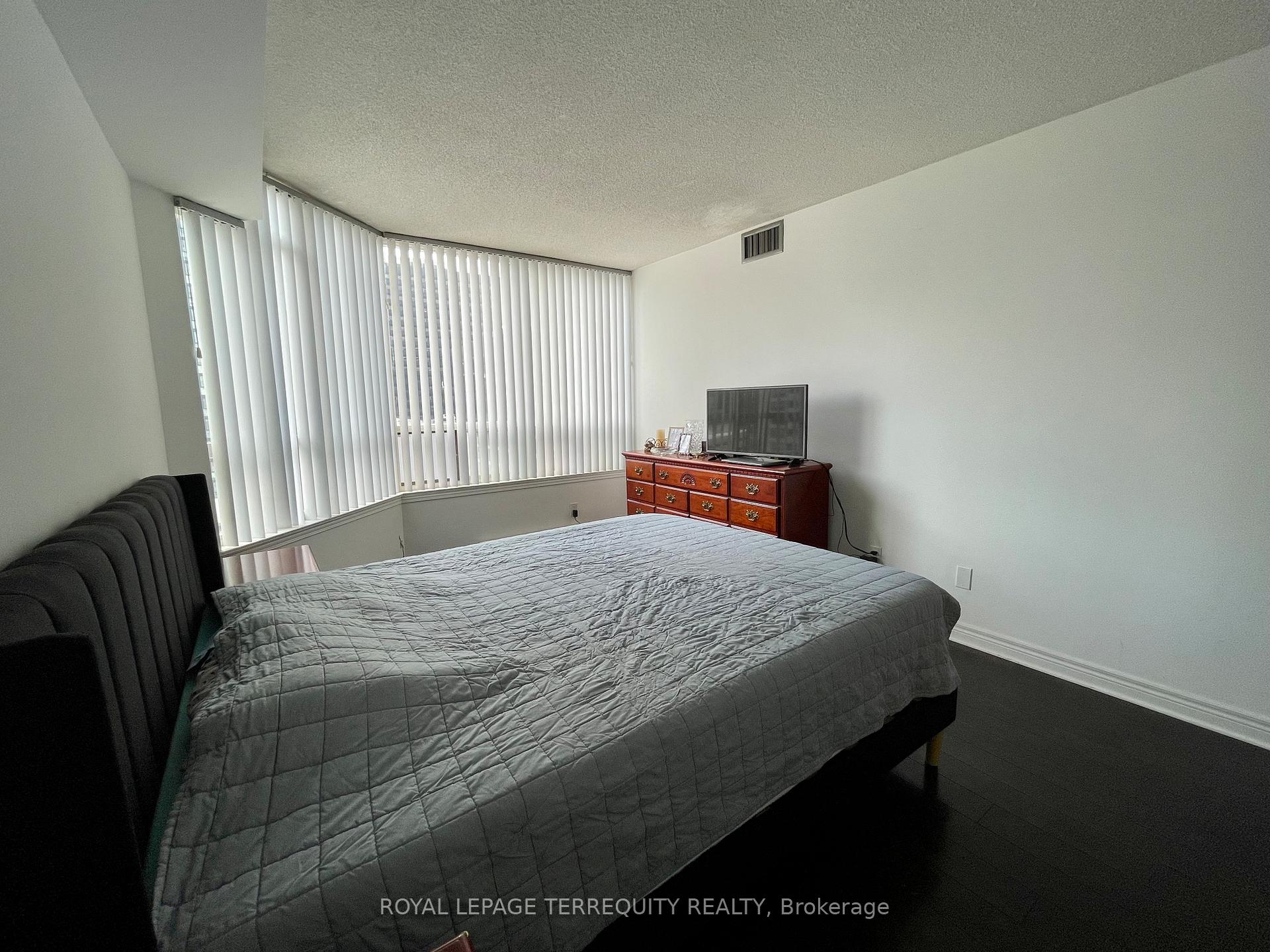 Photo 18 of Unit 1009, 30 Greenfield Avenue, North York, Willowdale East — HOMEH