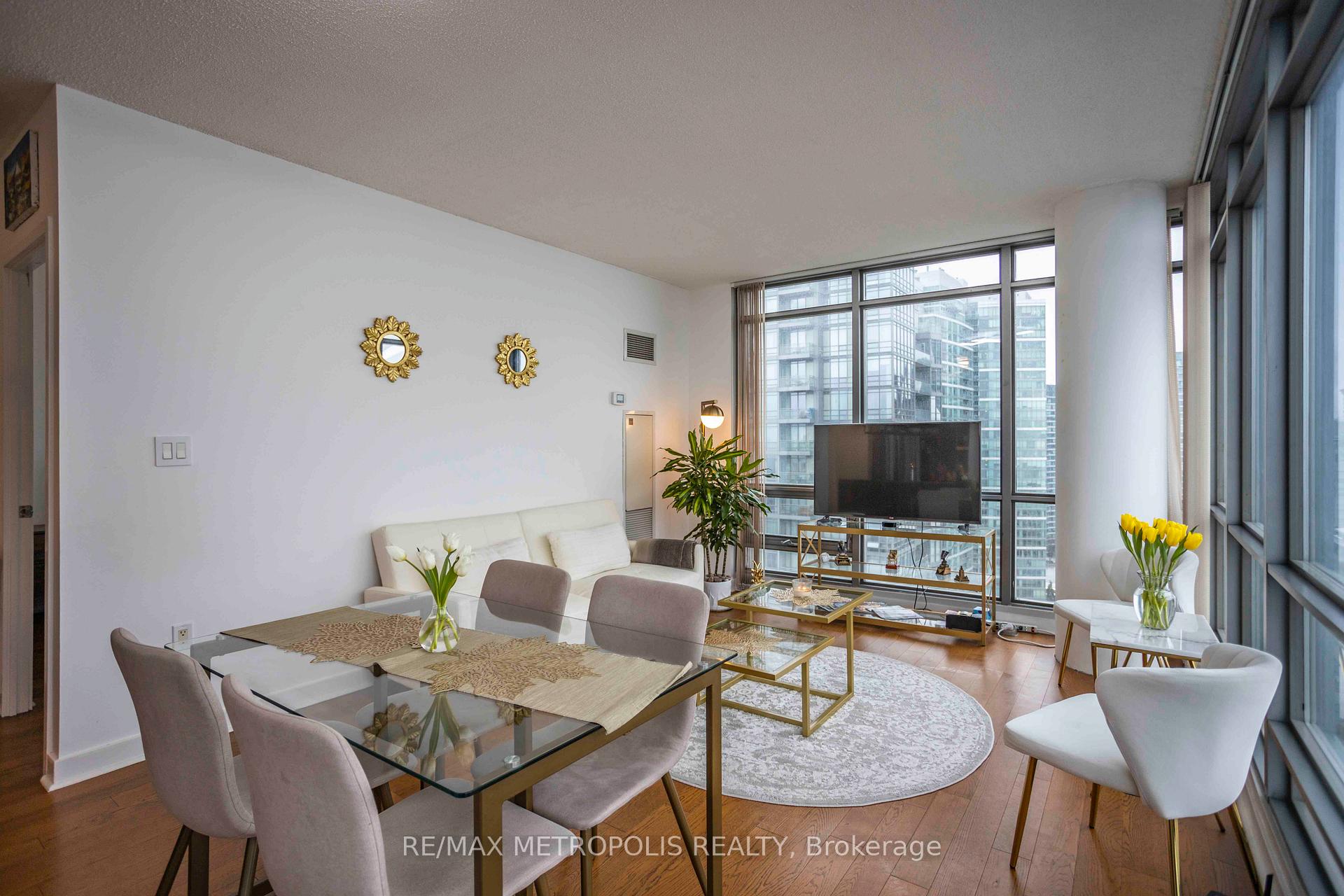 Photo 2 of Unit 2510, 5 Mariner Terrace, Toronto, Waterfront Communities — HOMEH