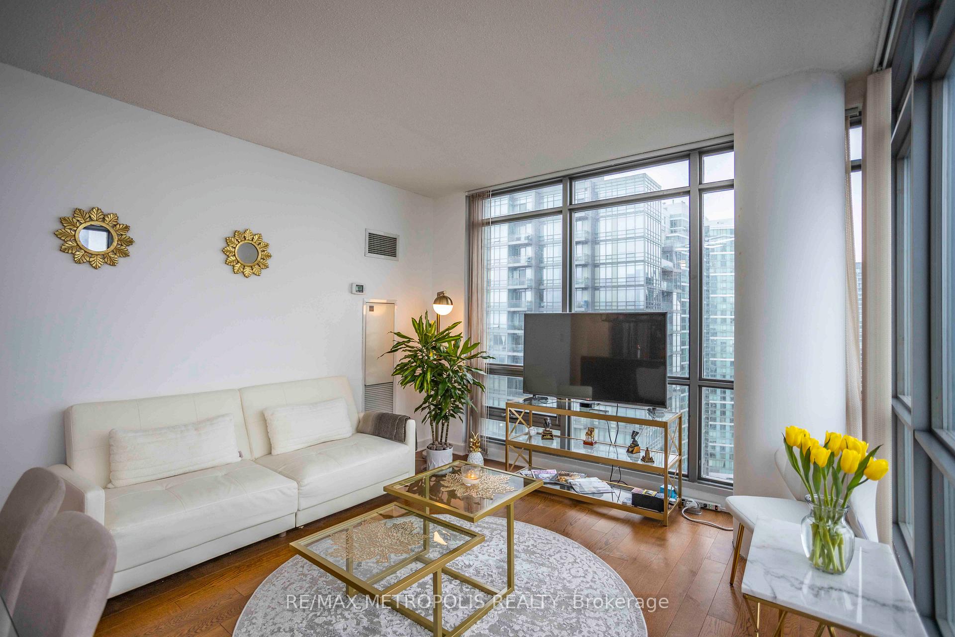 Photo 3 of Unit 2510, 5 Mariner Terrace, Toronto, Waterfront Communities — HOMEH