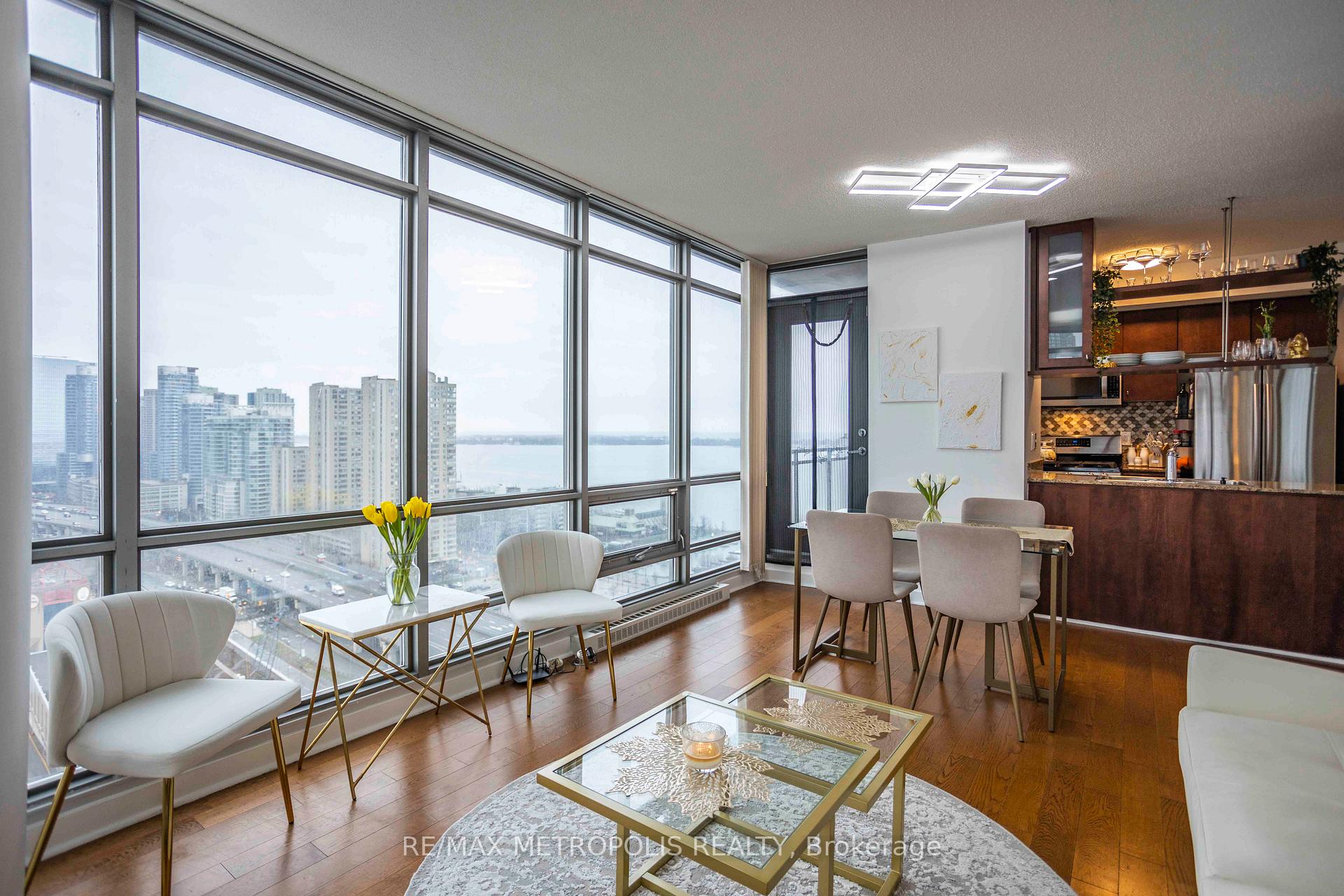 Photo 4 of Unit 2510, 5 Mariner Terrace, Toronto, Waterfront Communities — HOMEH