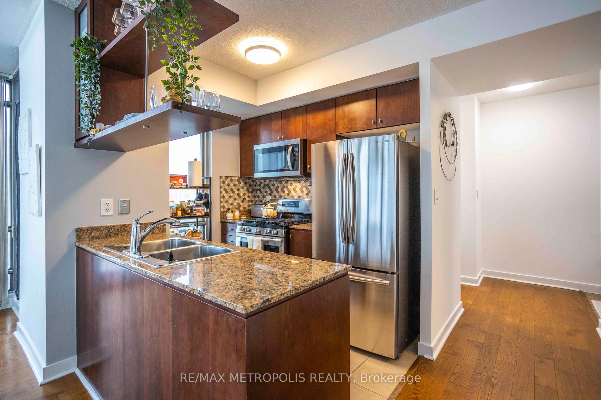 Photo 6 of Unit 2510, 5 Mariner Terrace, Toronto, Waterfront Communities — HOMEH