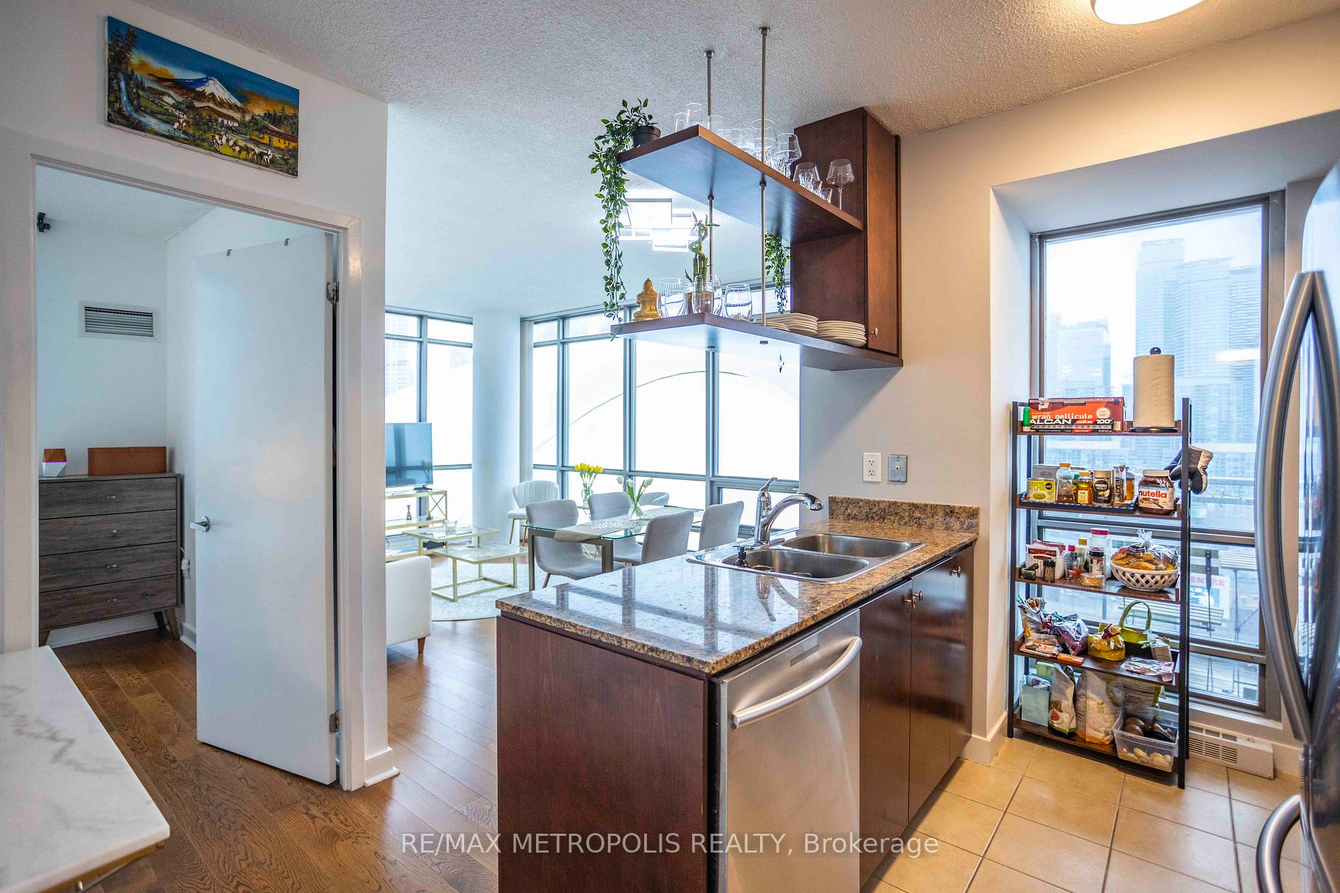 Photo 8 of Unit 2510, 5 Mariner Terrace, Toronto, Waterfront Communities — HOMEH