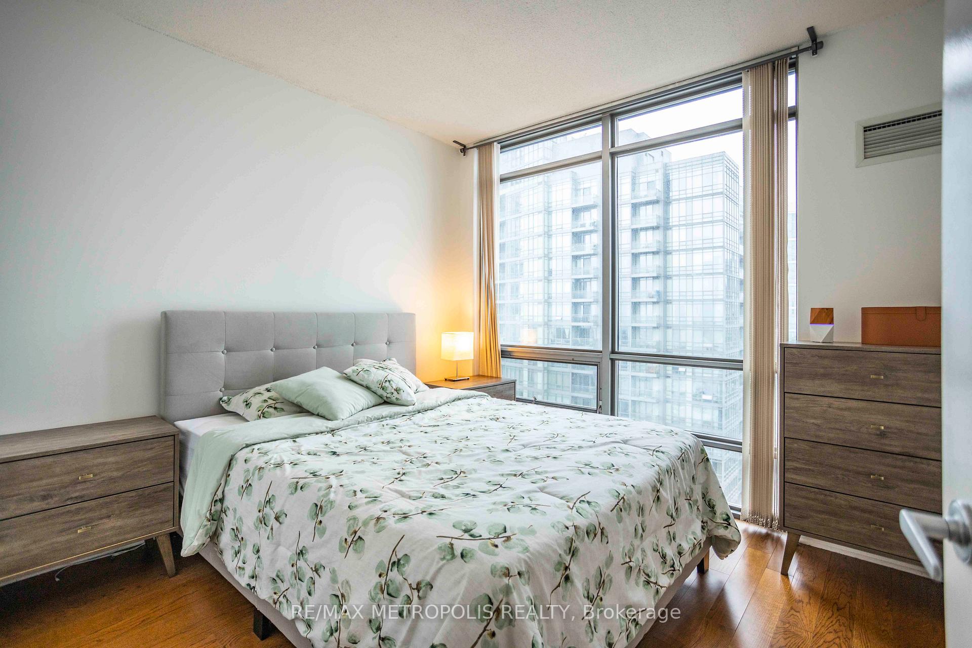 Photo 10 of Unit 2510, 5 Mariner Terrace, Toronto, Waterfront Communities — HOMEH