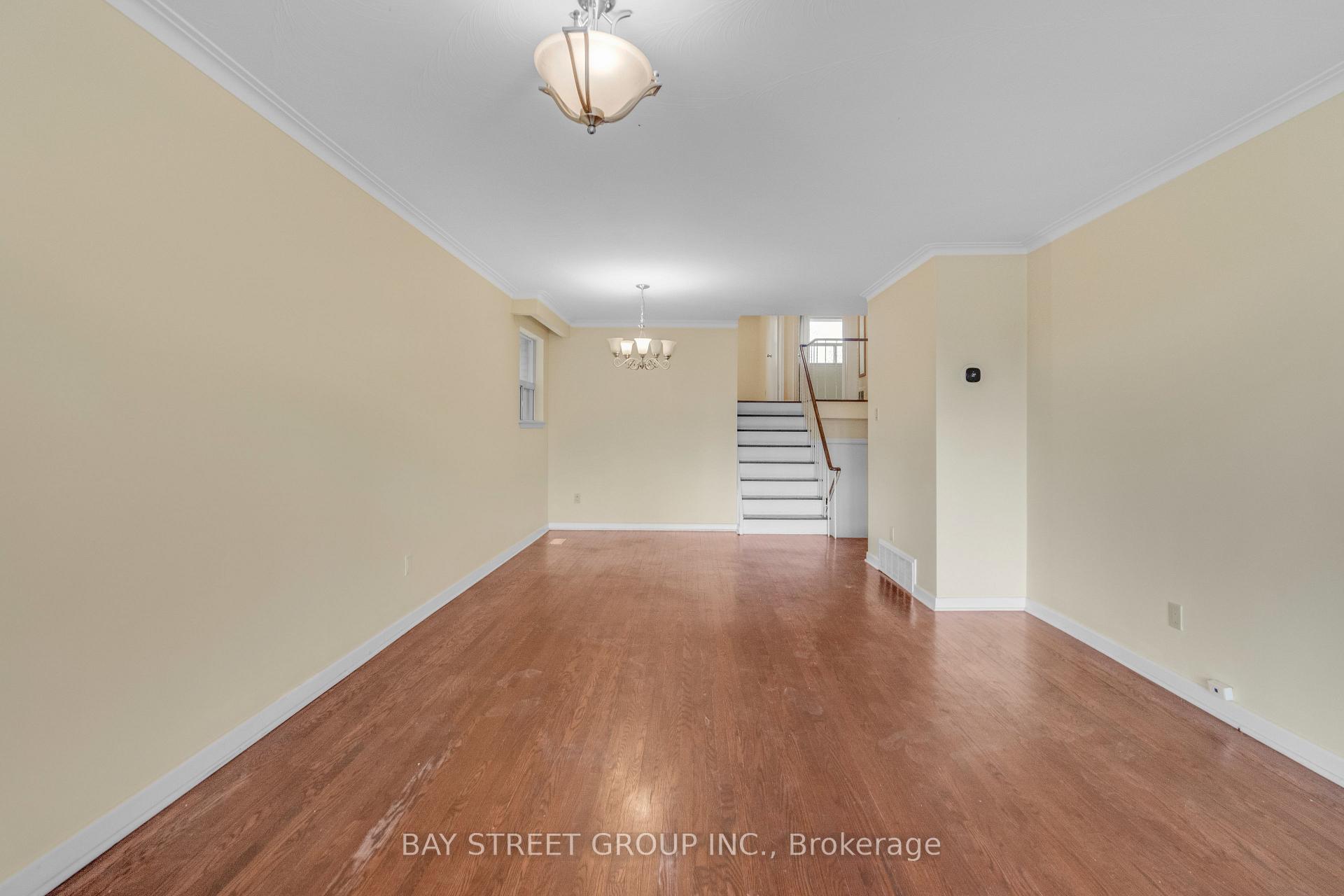 Photo 7 of Unit Upper, 40 Bellbury Crescent, North York, Don Valley Village — HOMEH