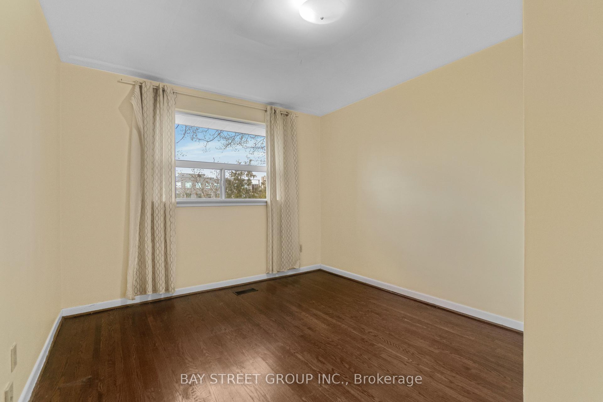 Photo 15 of Unit Upper, 40 Bellbury Crescent, North York, Don Valley Village — HOMEH